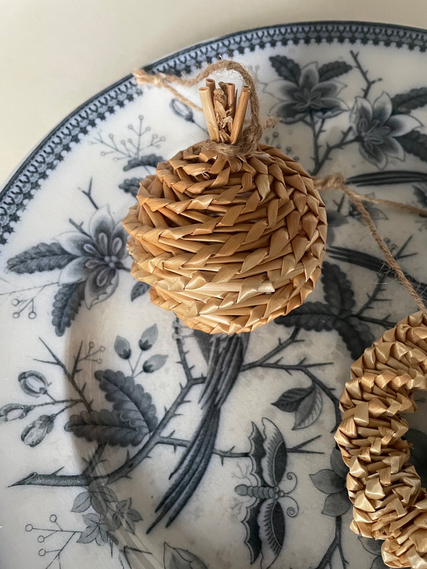 Juleophæng i strå