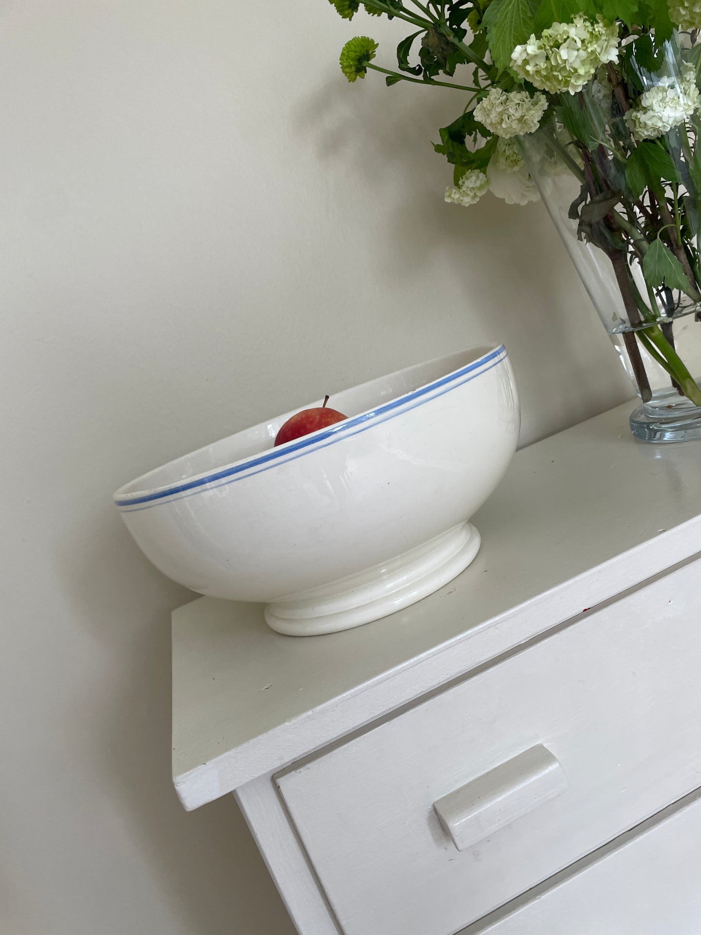 Stor smuk gammel skål