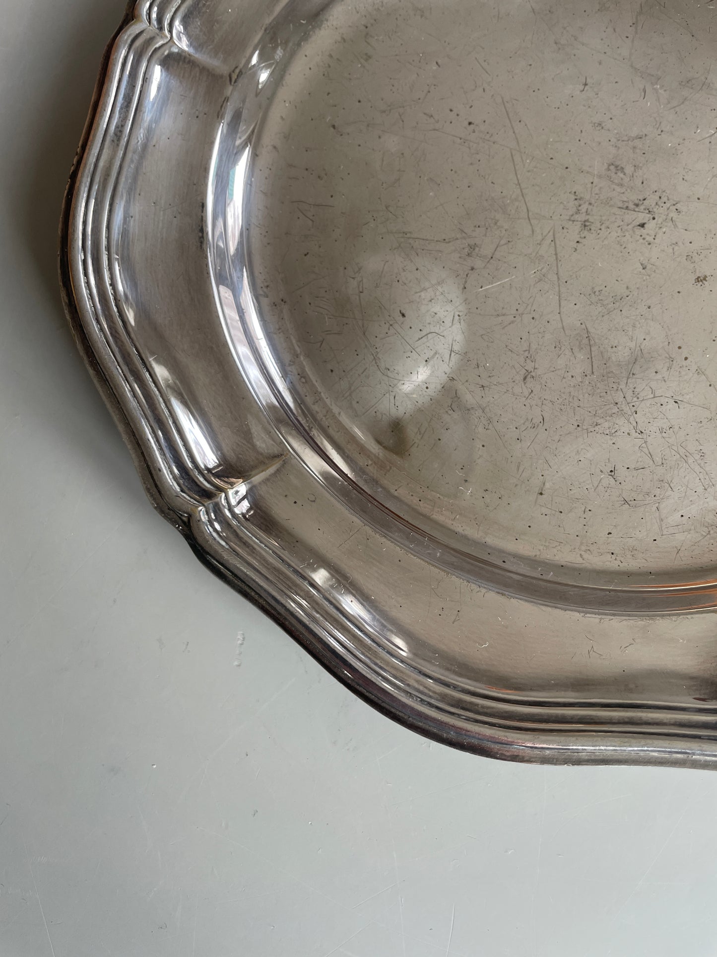 Spotted silver plate