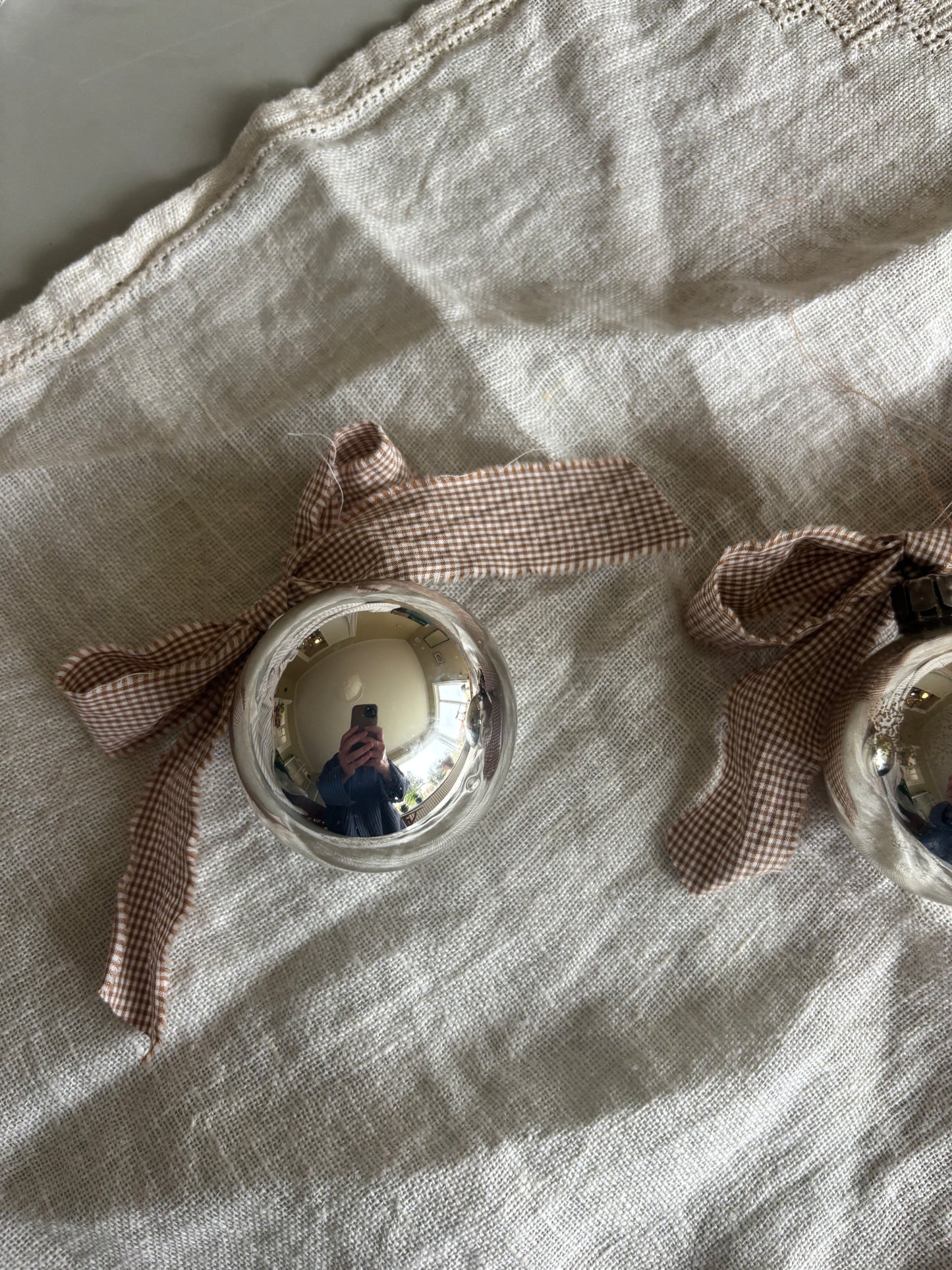 Julekugler med sløjfe