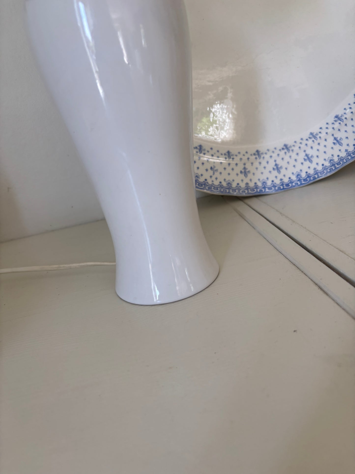 Fin høj lampefod