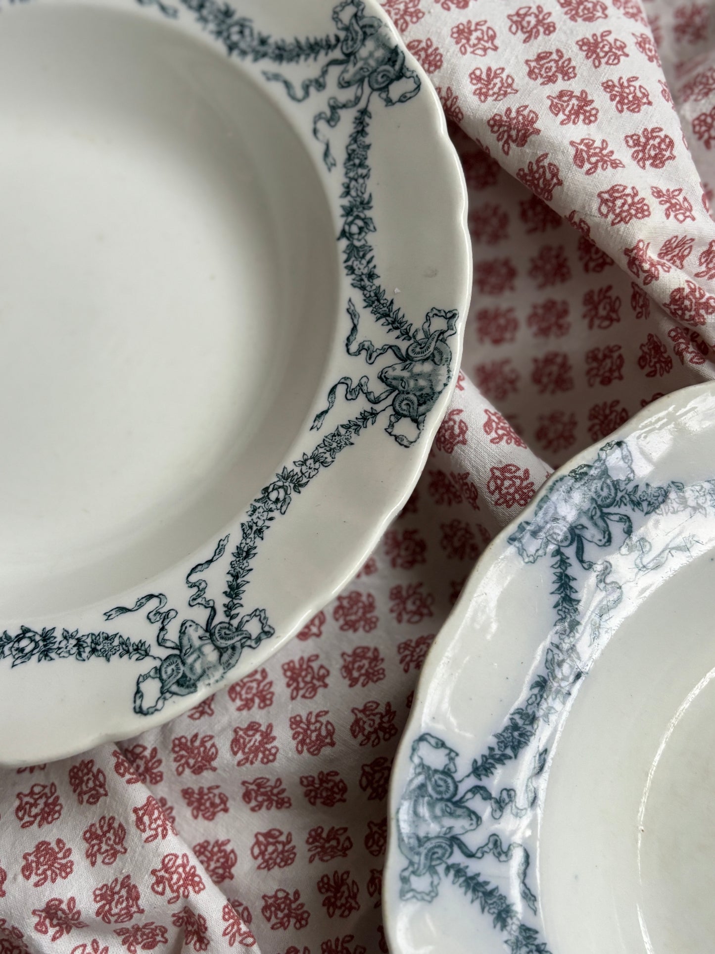 Empire dybe tallerkner