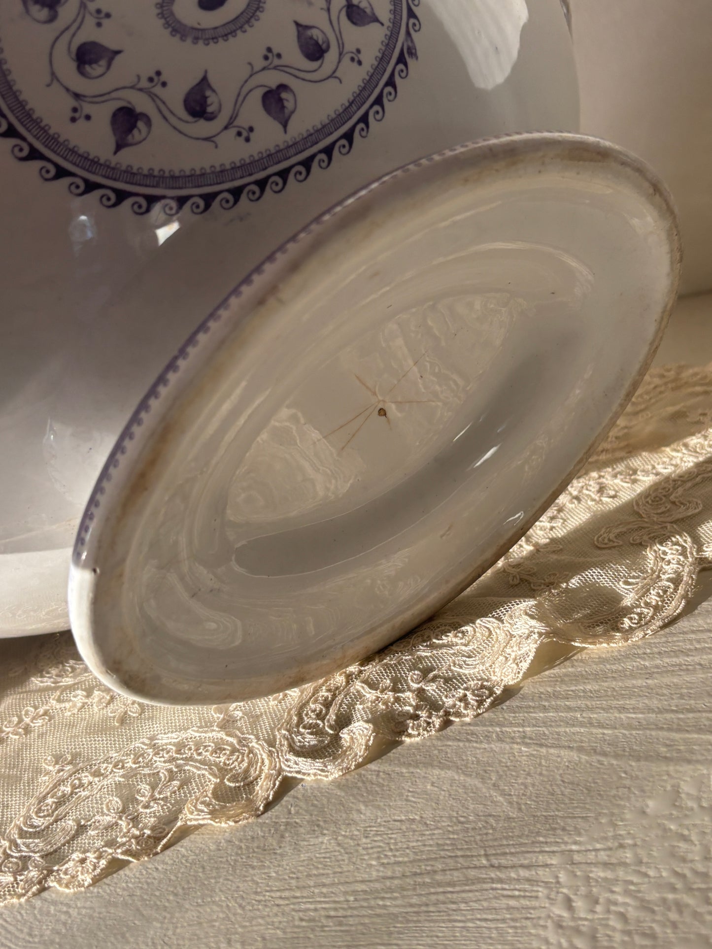 Smuk gammel terrin, lilla