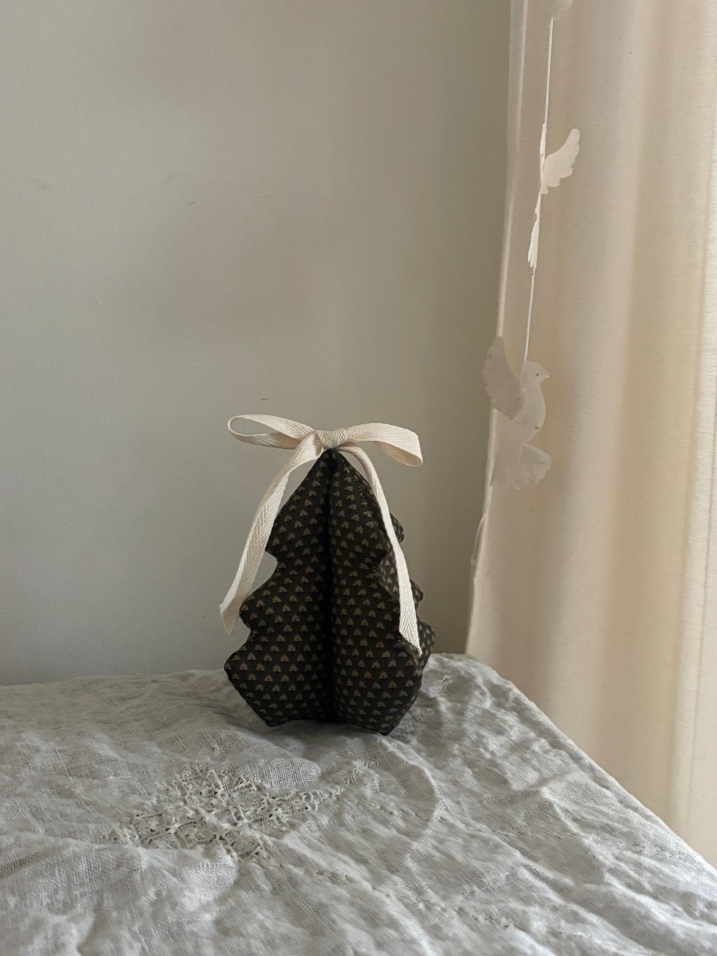 Håndlavet juletræ, brun