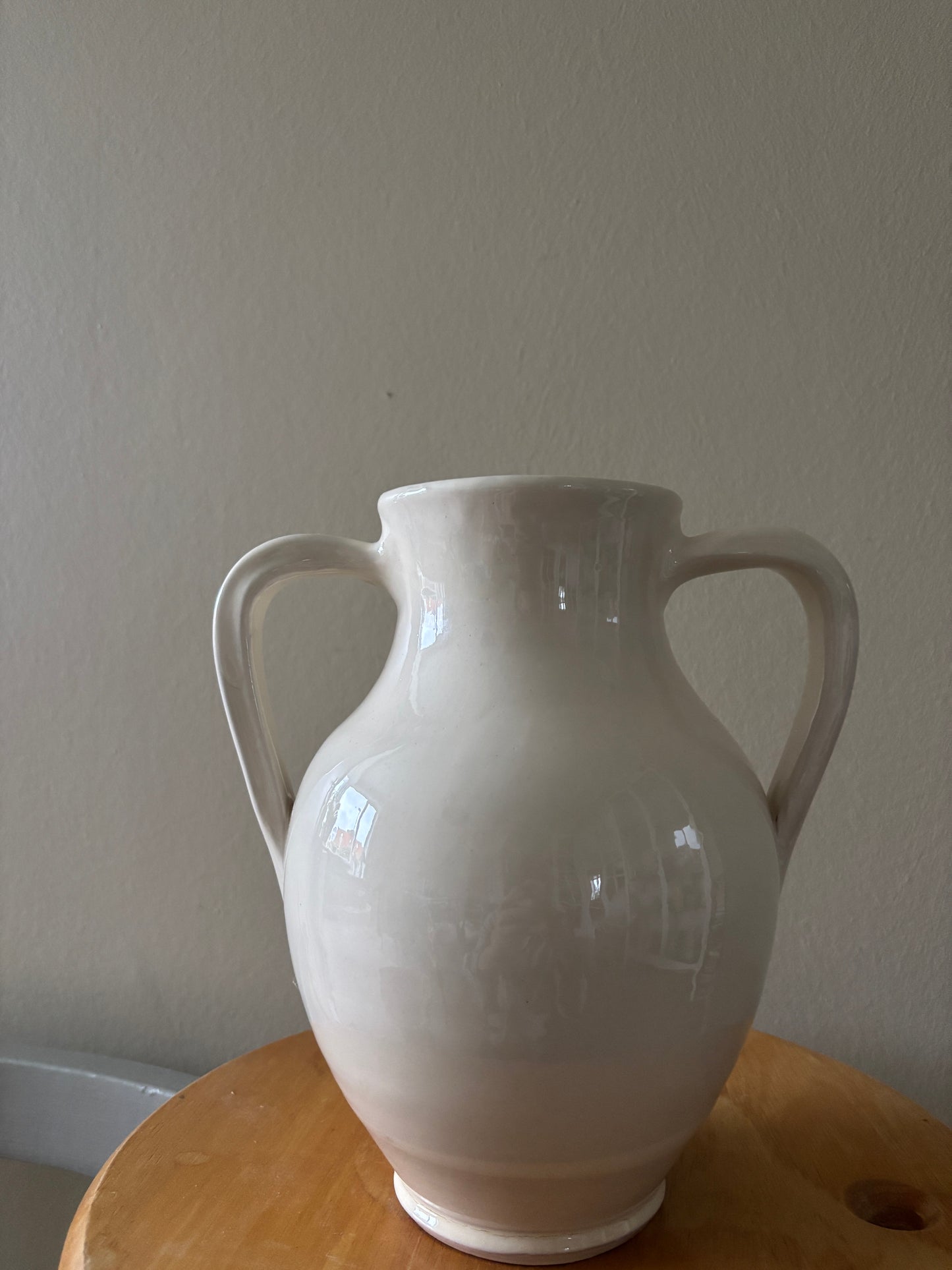 Keramik vase med håndtag, creme