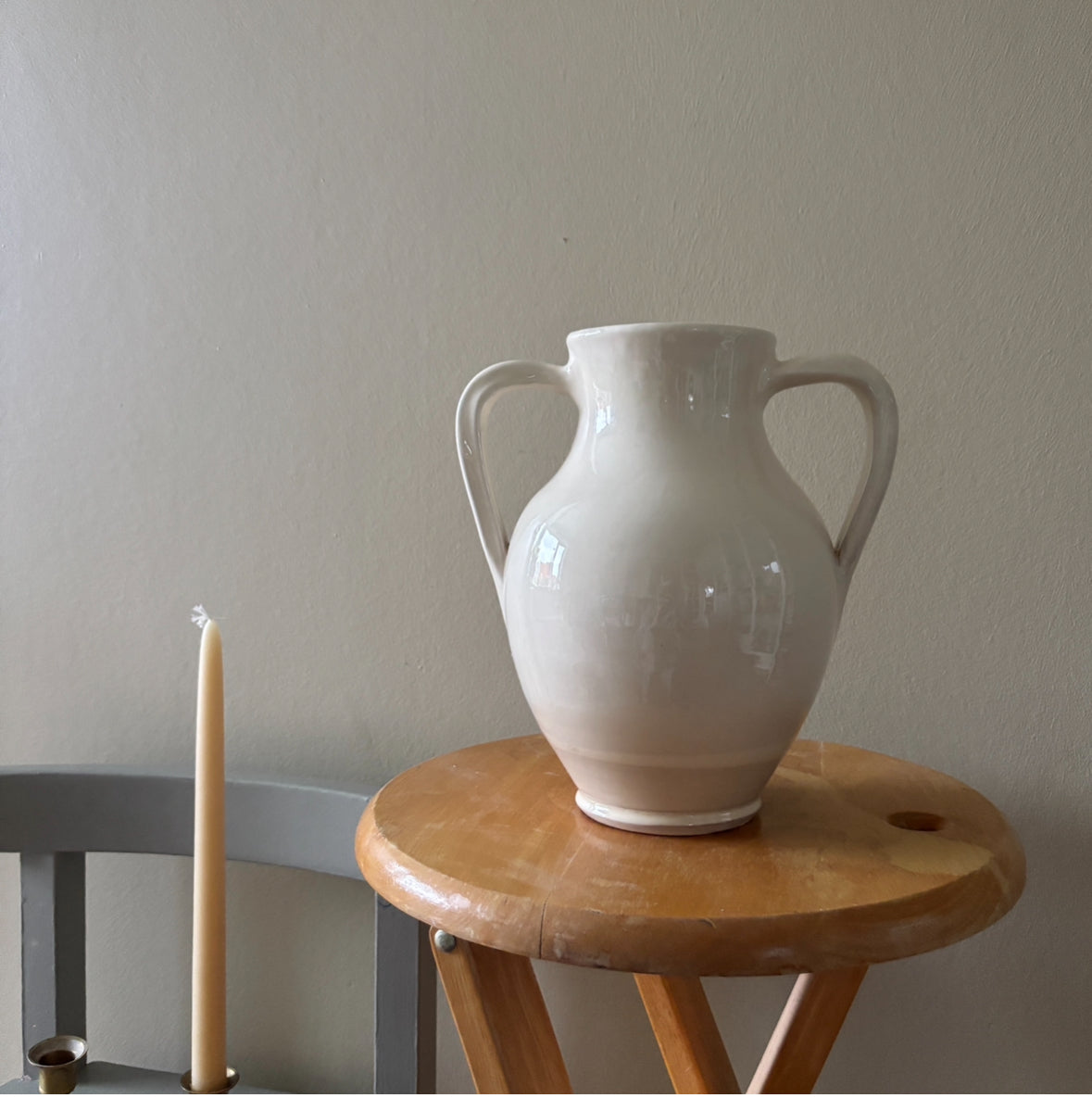 Keramik vase med håndtag, creme