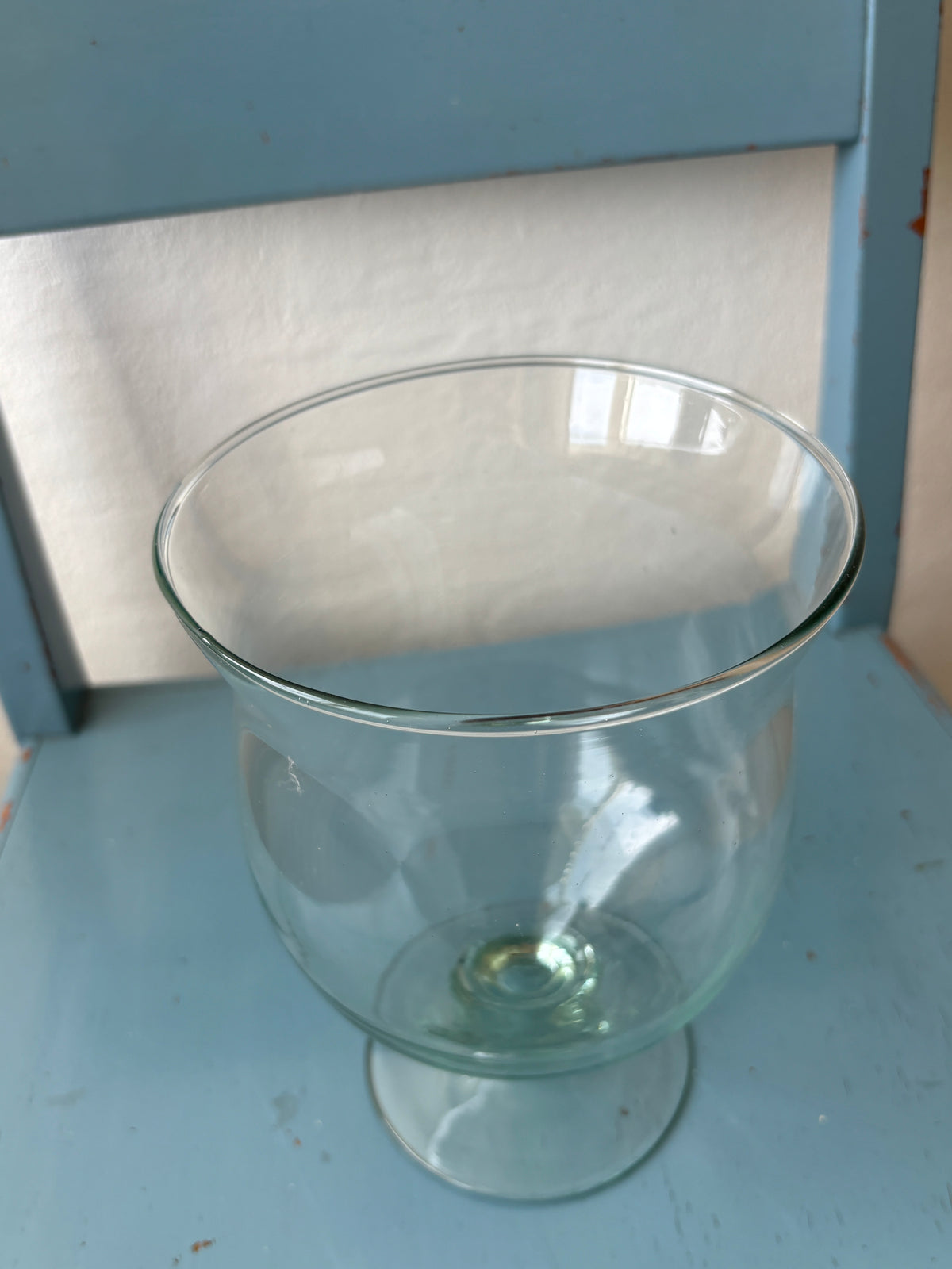 Glasvase på fod
