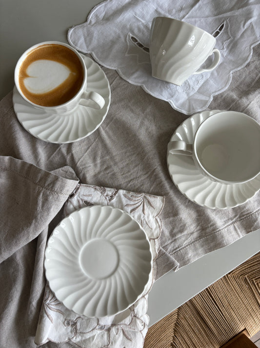 Stor swirl kop med underkop