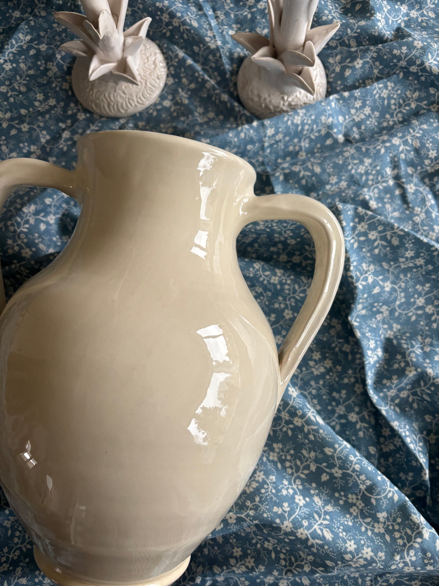 Keramik vase med håndtag, creme