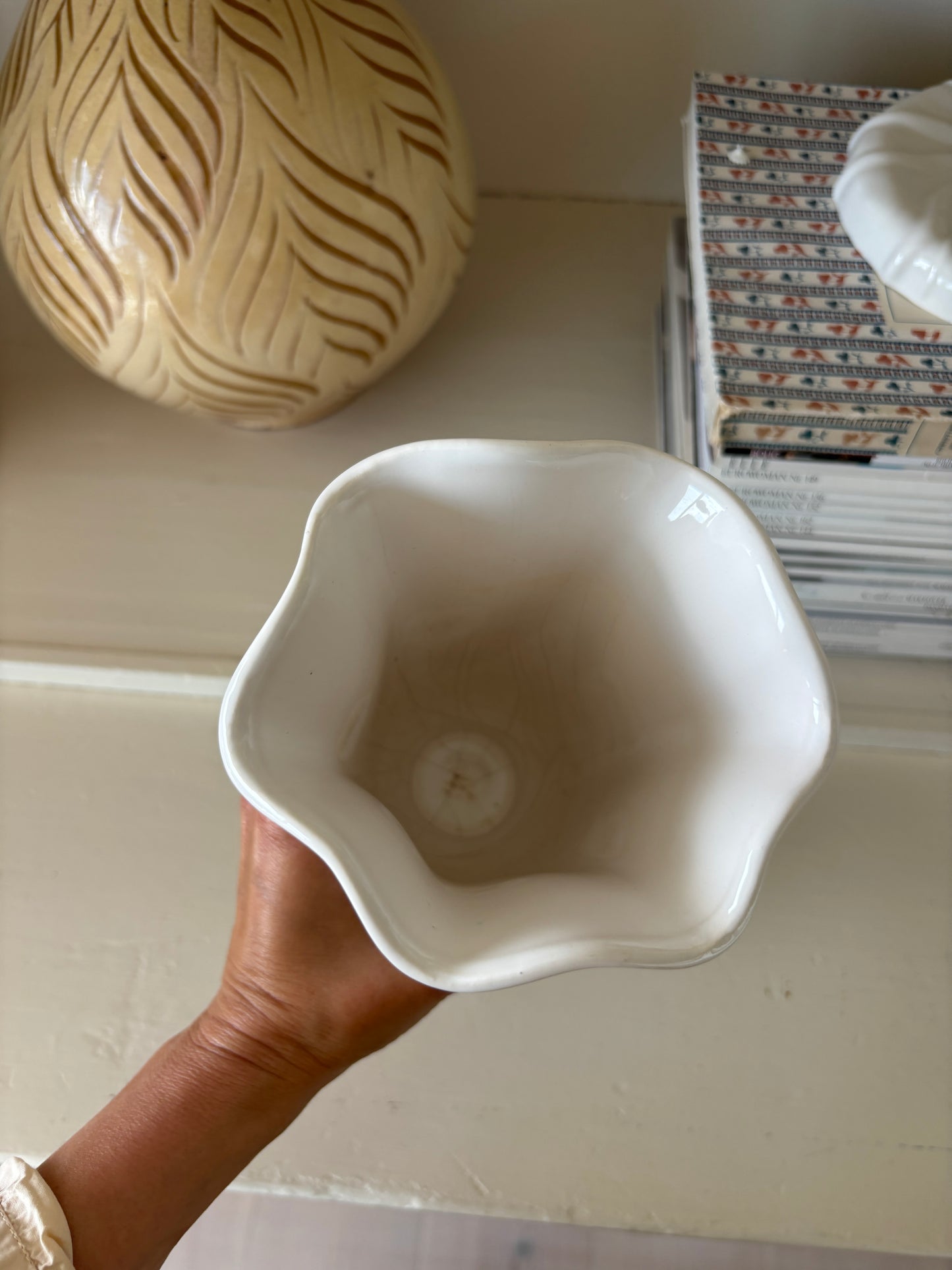 Fin hvid porcelæn vase