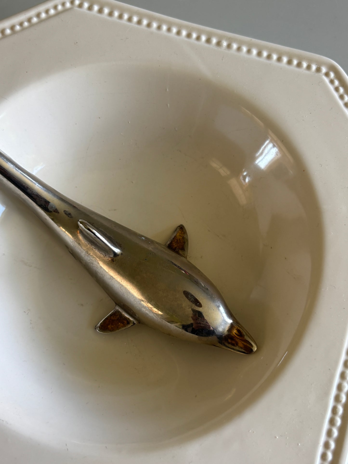 Delfin oplukker