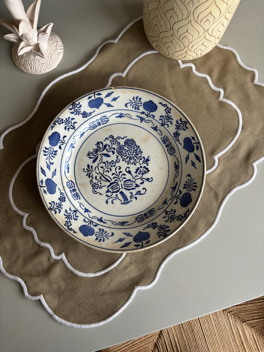 Platte med blåt motiv