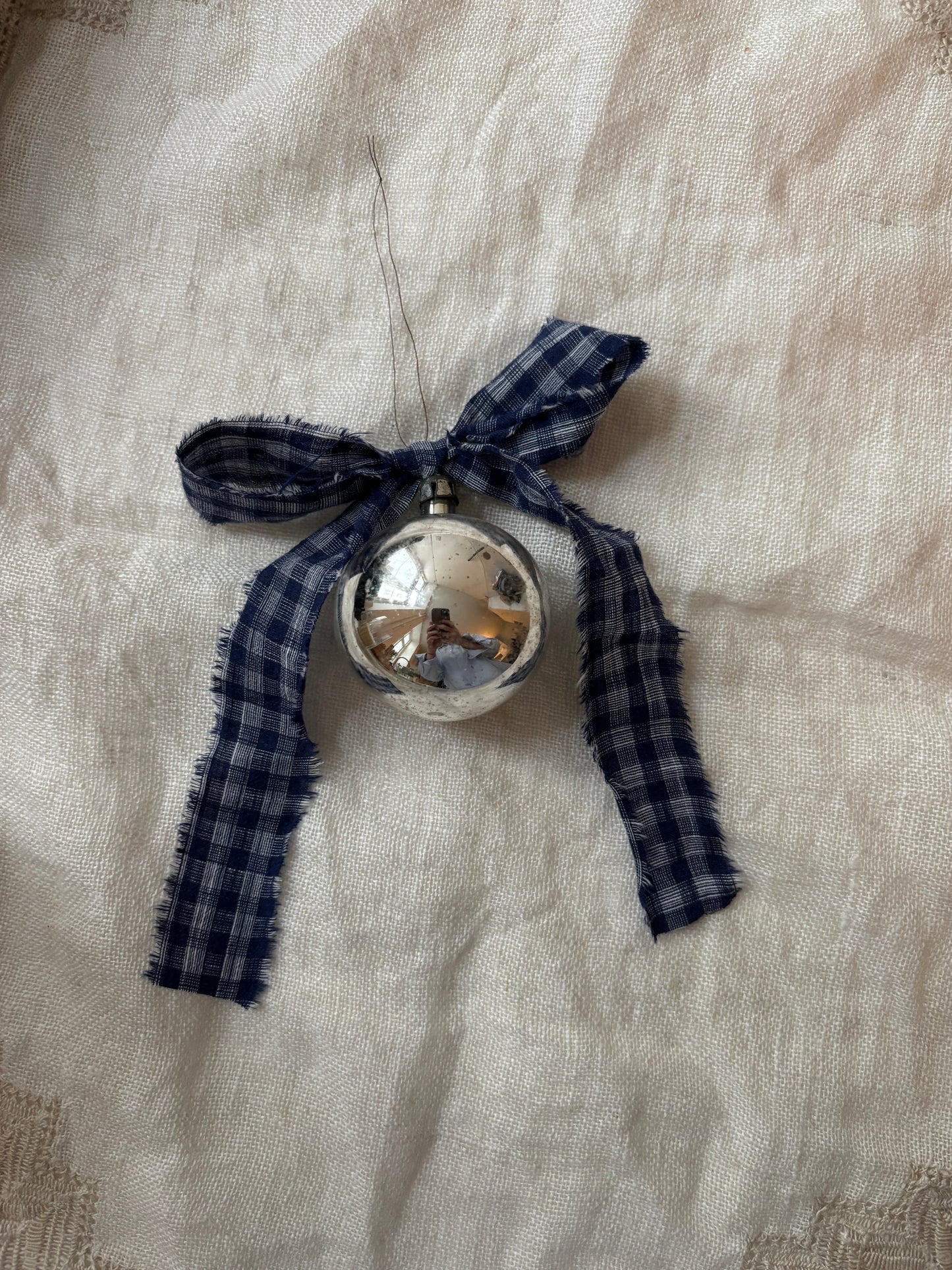 Julekugle med sløjfe