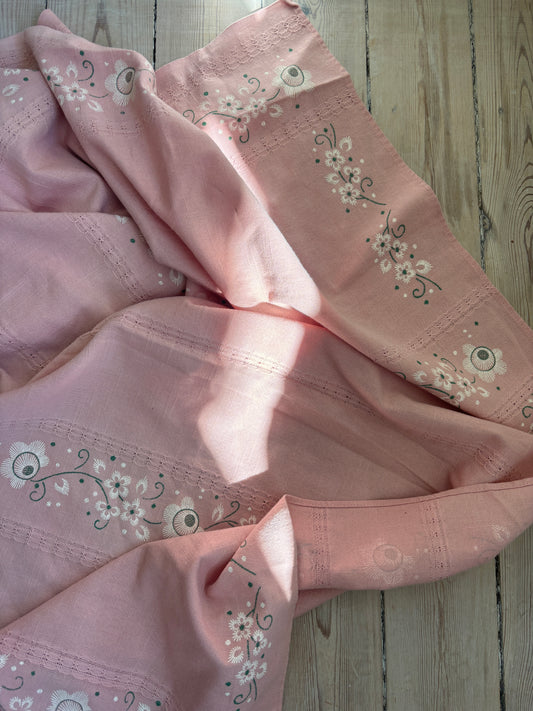 Fineste lyserød dug