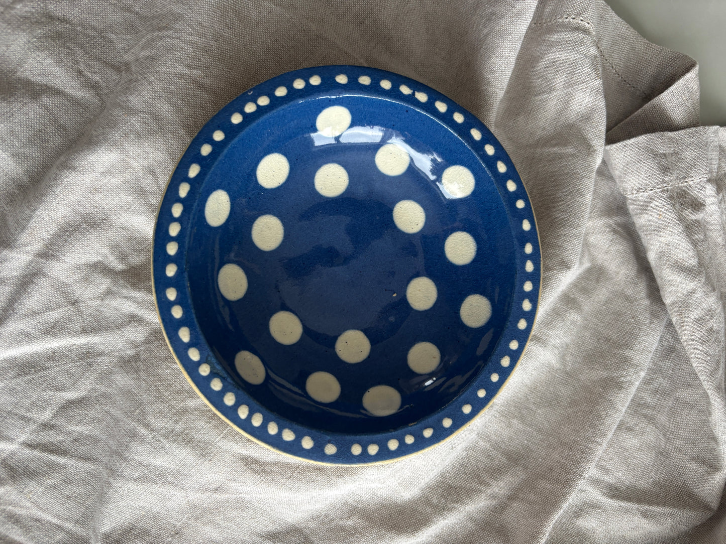 Prikket keramik platte