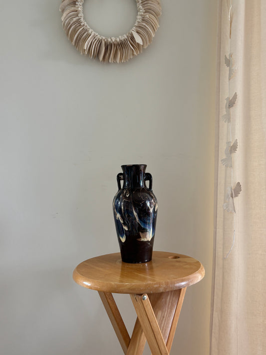 Keramik vase med håndtag