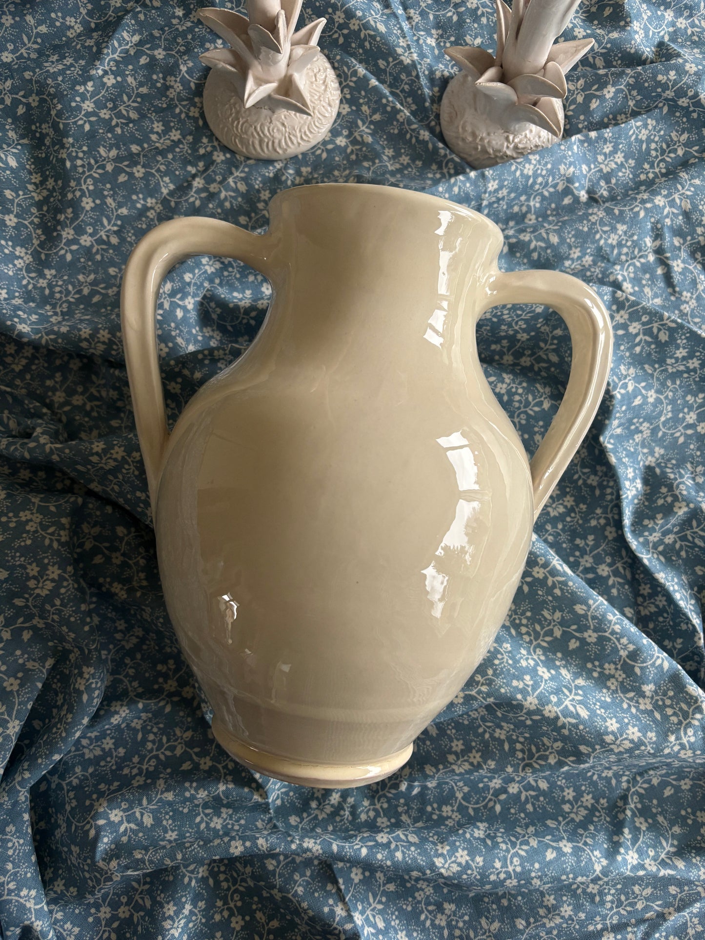 Keramik vase med håndtag, creme