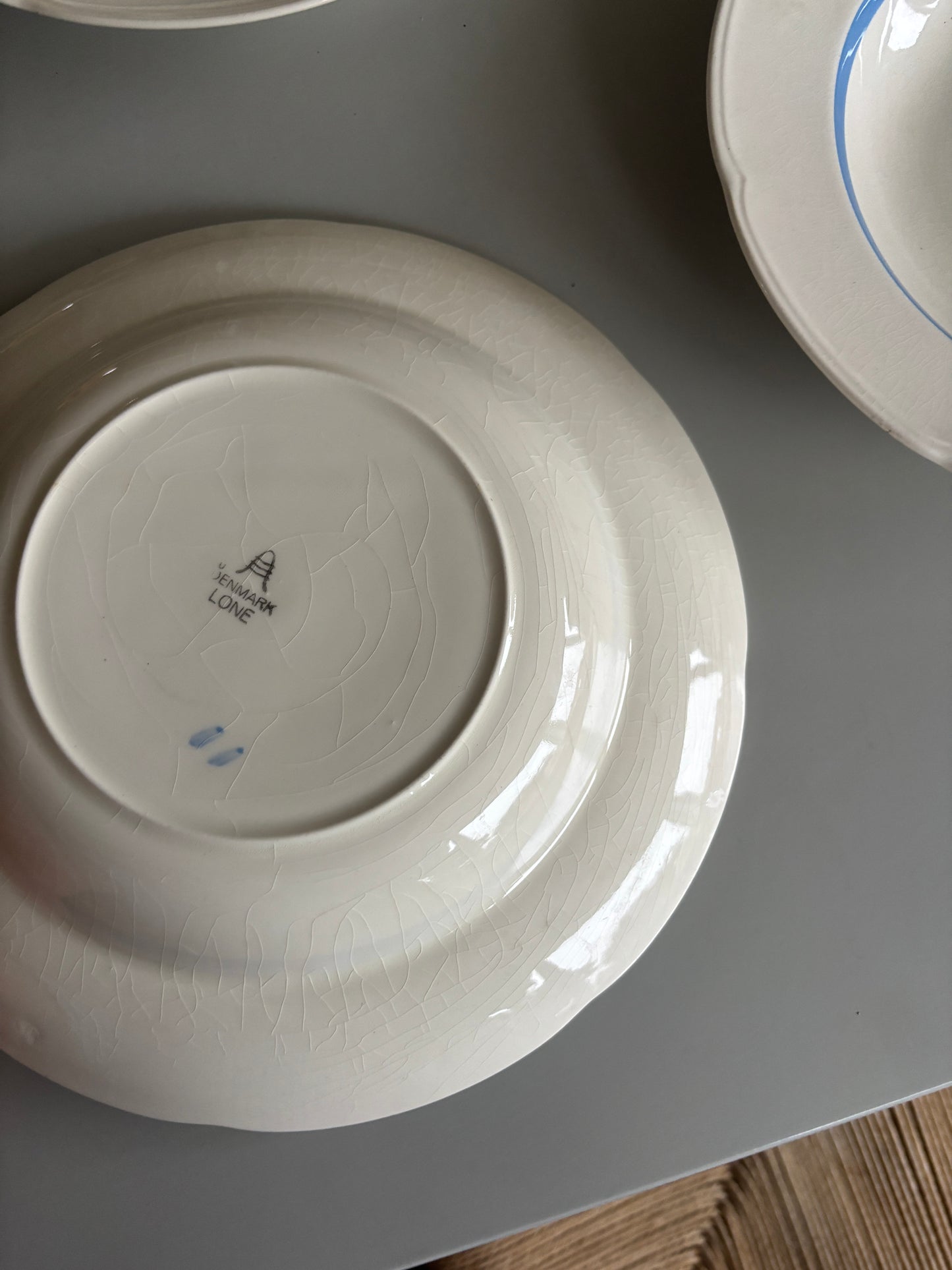 Lone dybe tallerkner