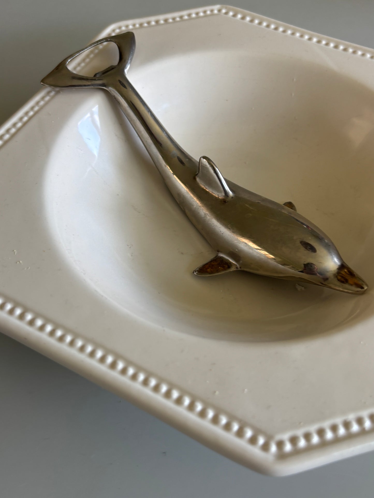 Delfin oplukker