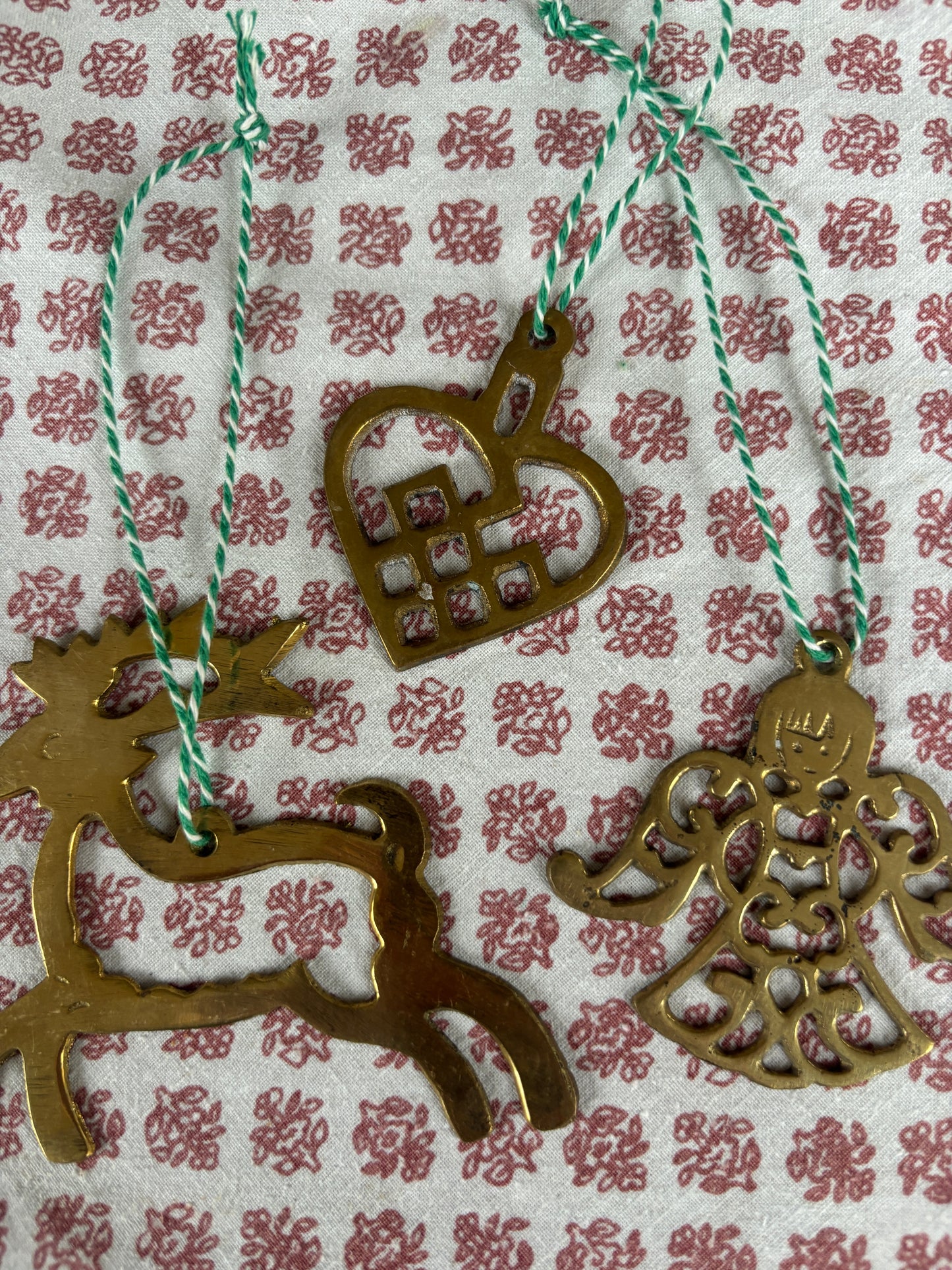 Fine messing ophæng