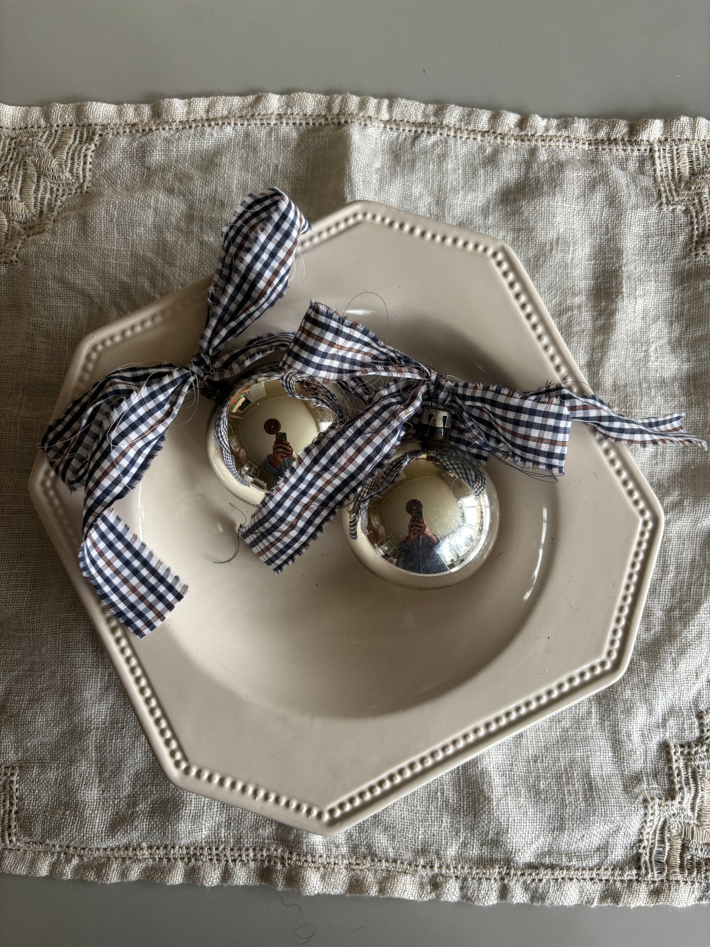 Julekugler med sløjfe