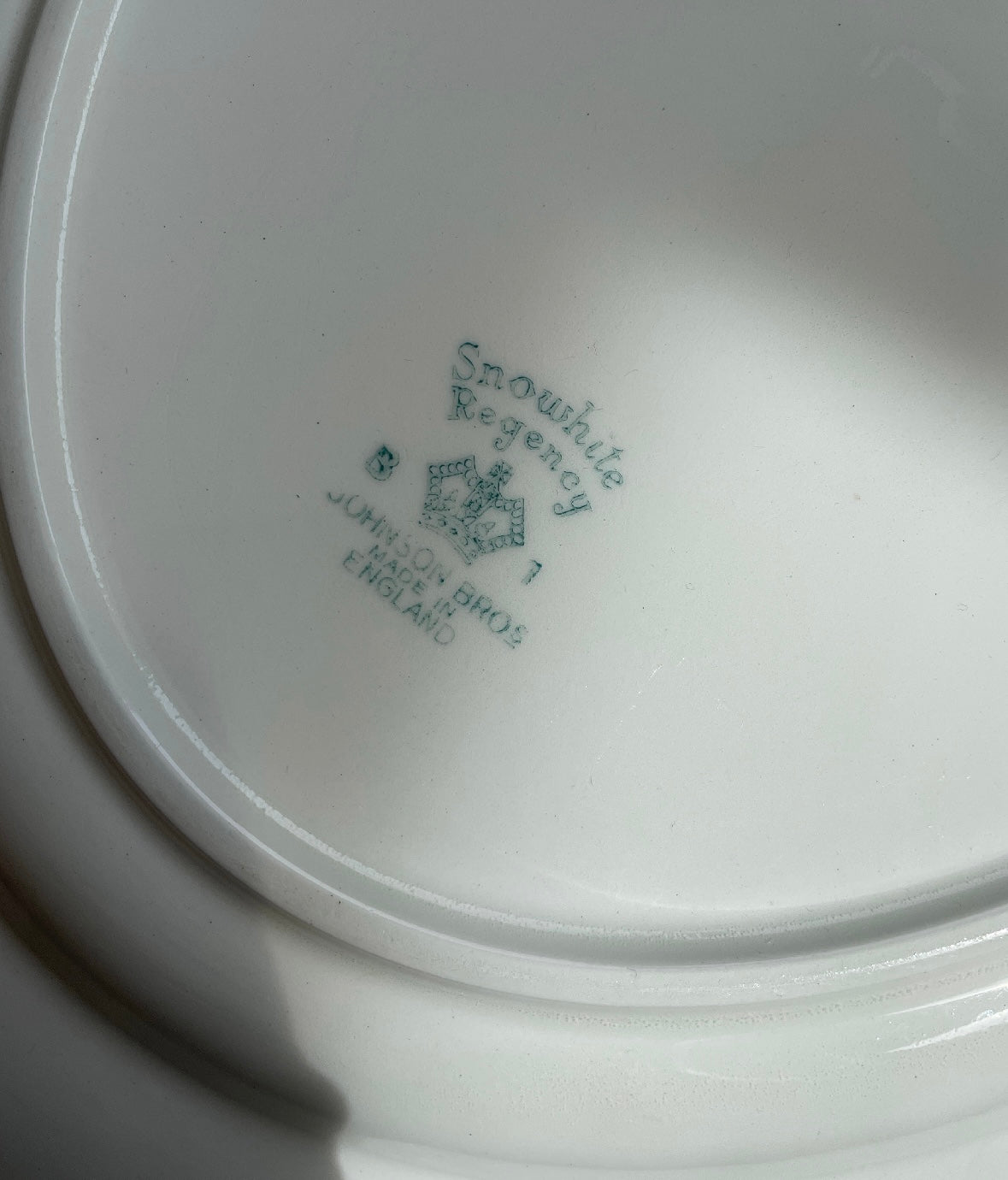 Snowhite fad med swirl kant