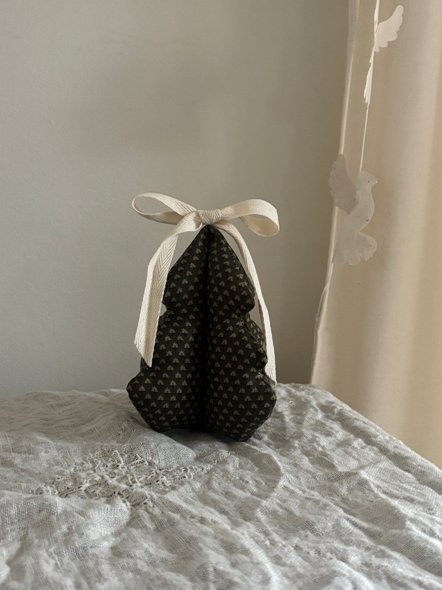 Håndlavet juletræ, brun