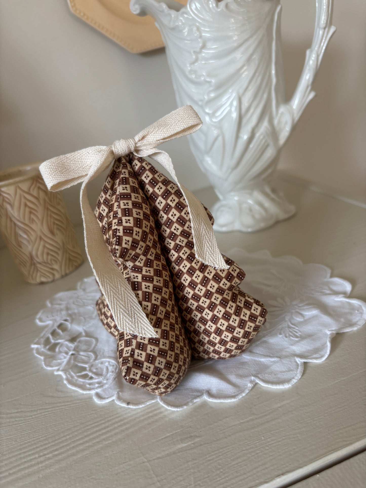 Håndlavet juletræ med sløjfe