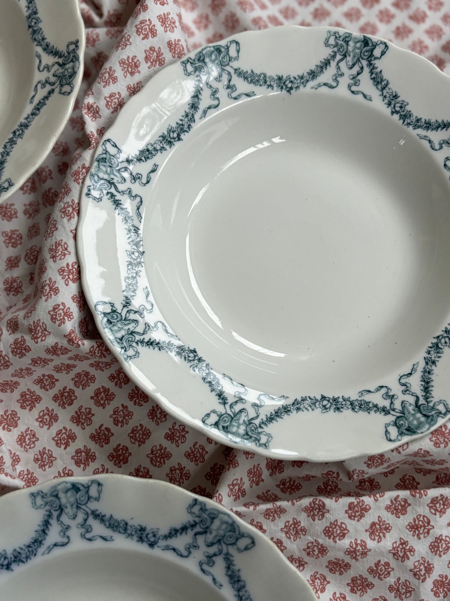 Empire dybe tallerkner