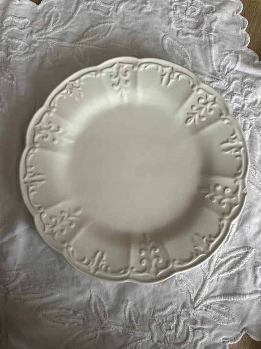 Rundt fad med fine detaljer