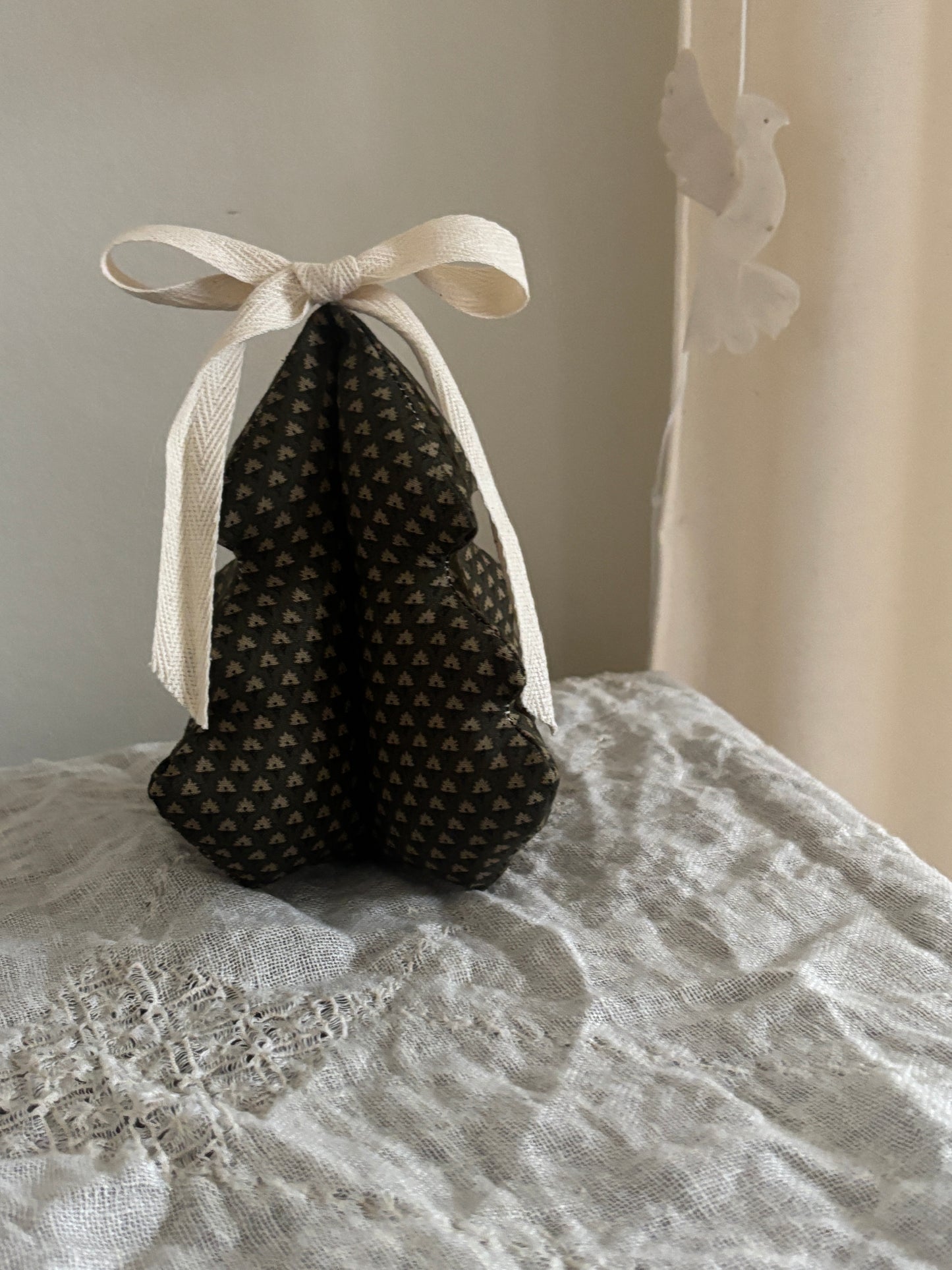 Håndlavet juletræ, brun