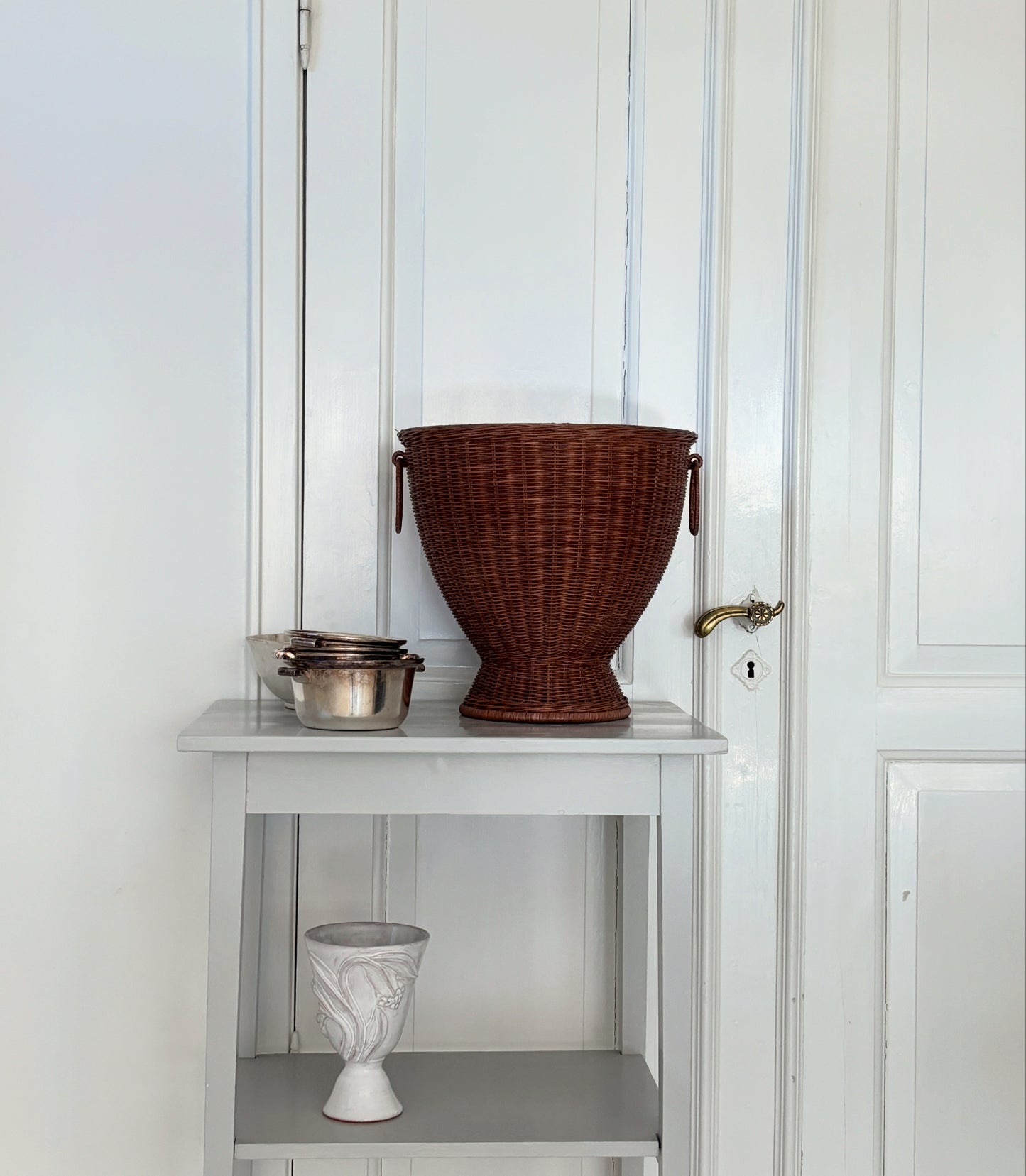 Stort brun rattan vase