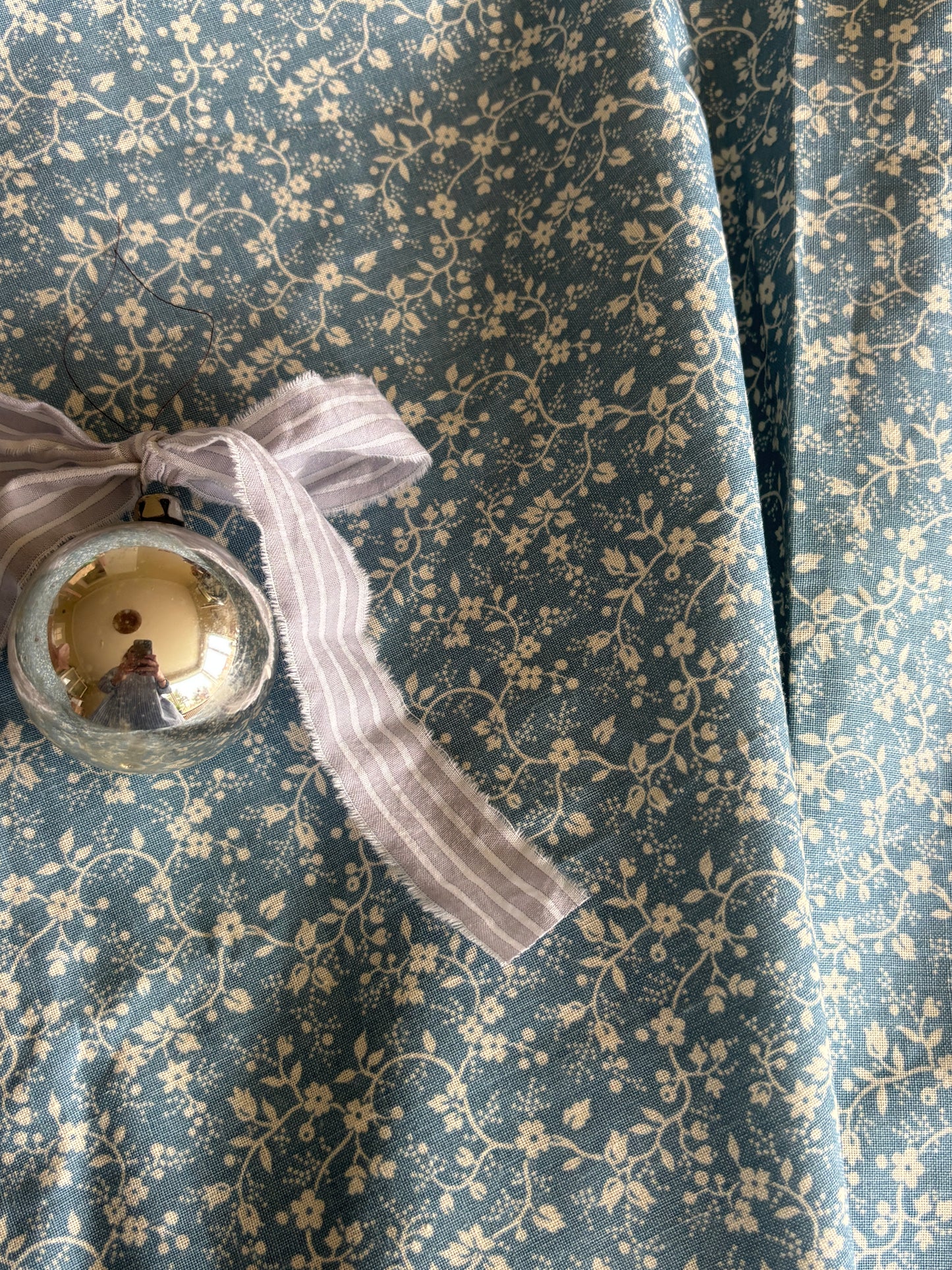 Julekugle med sløjfe