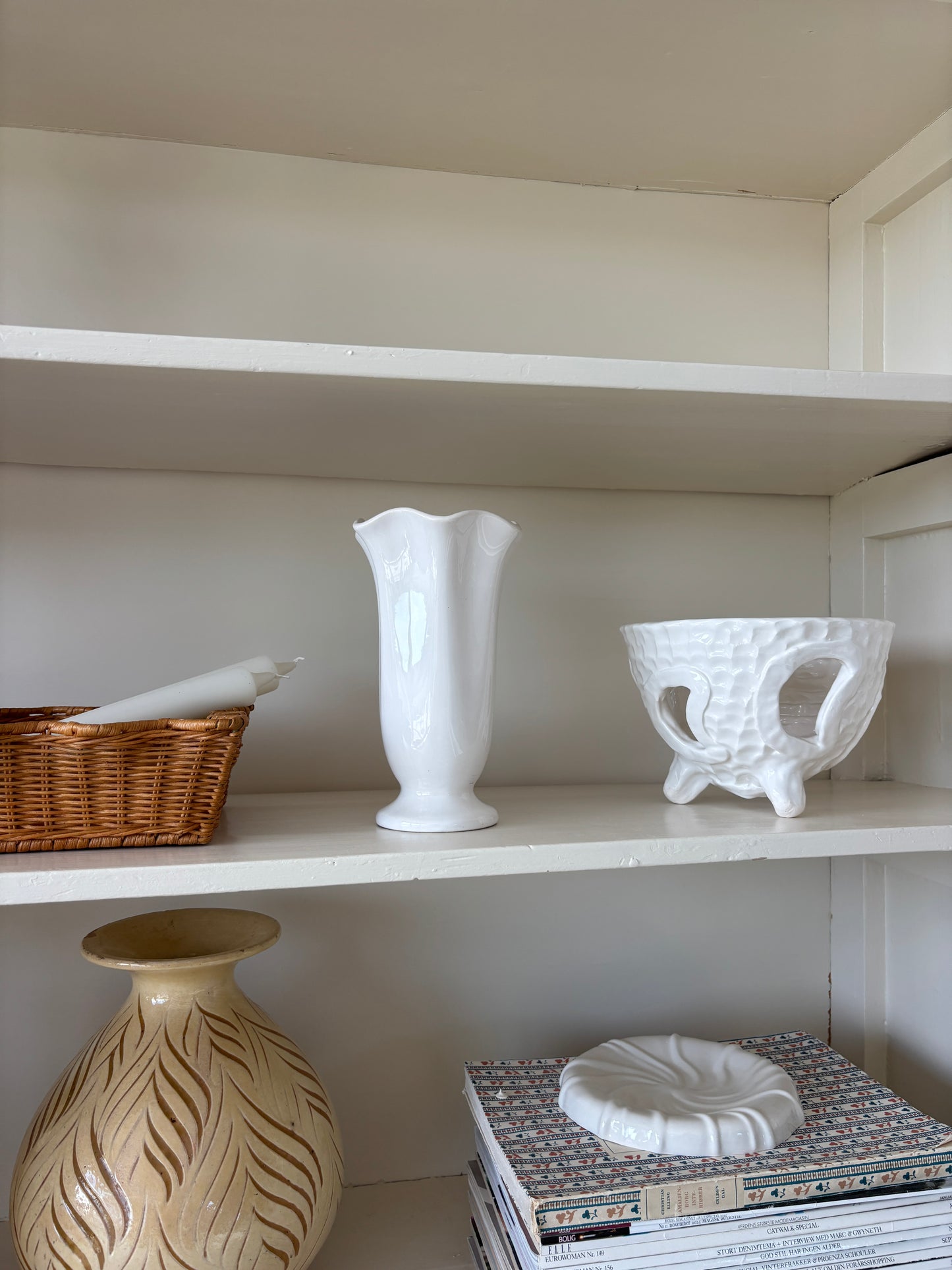 Fin hvid porcelæn vase