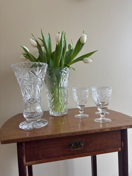 Smukke glas med blomster