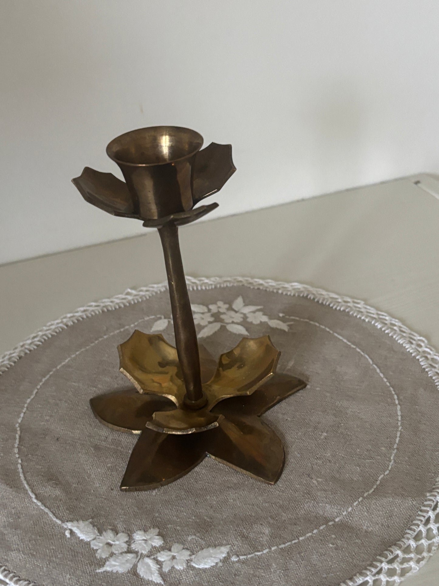 Smuk gammel messing stage