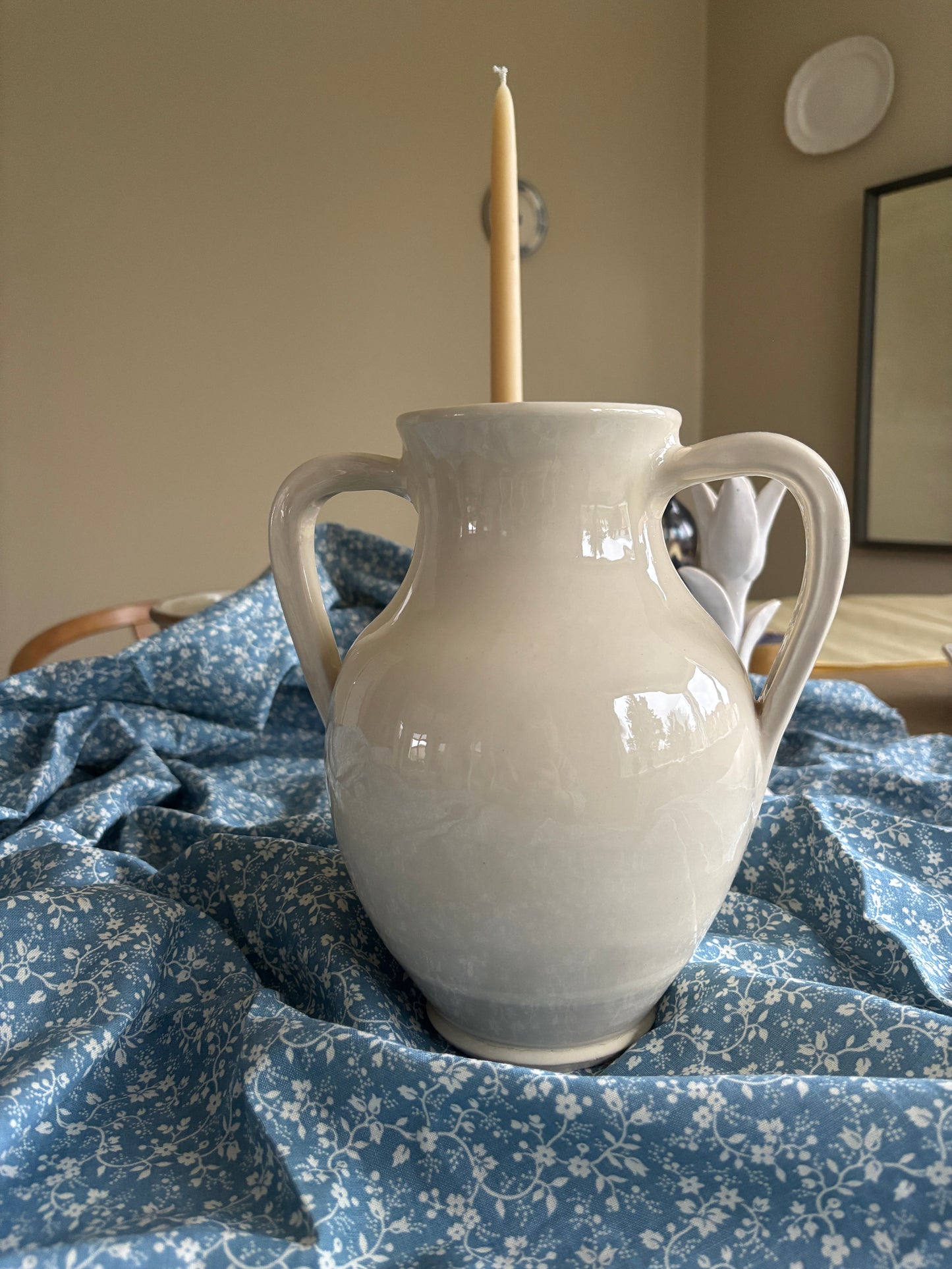 Keramik vase med håndtag, creme