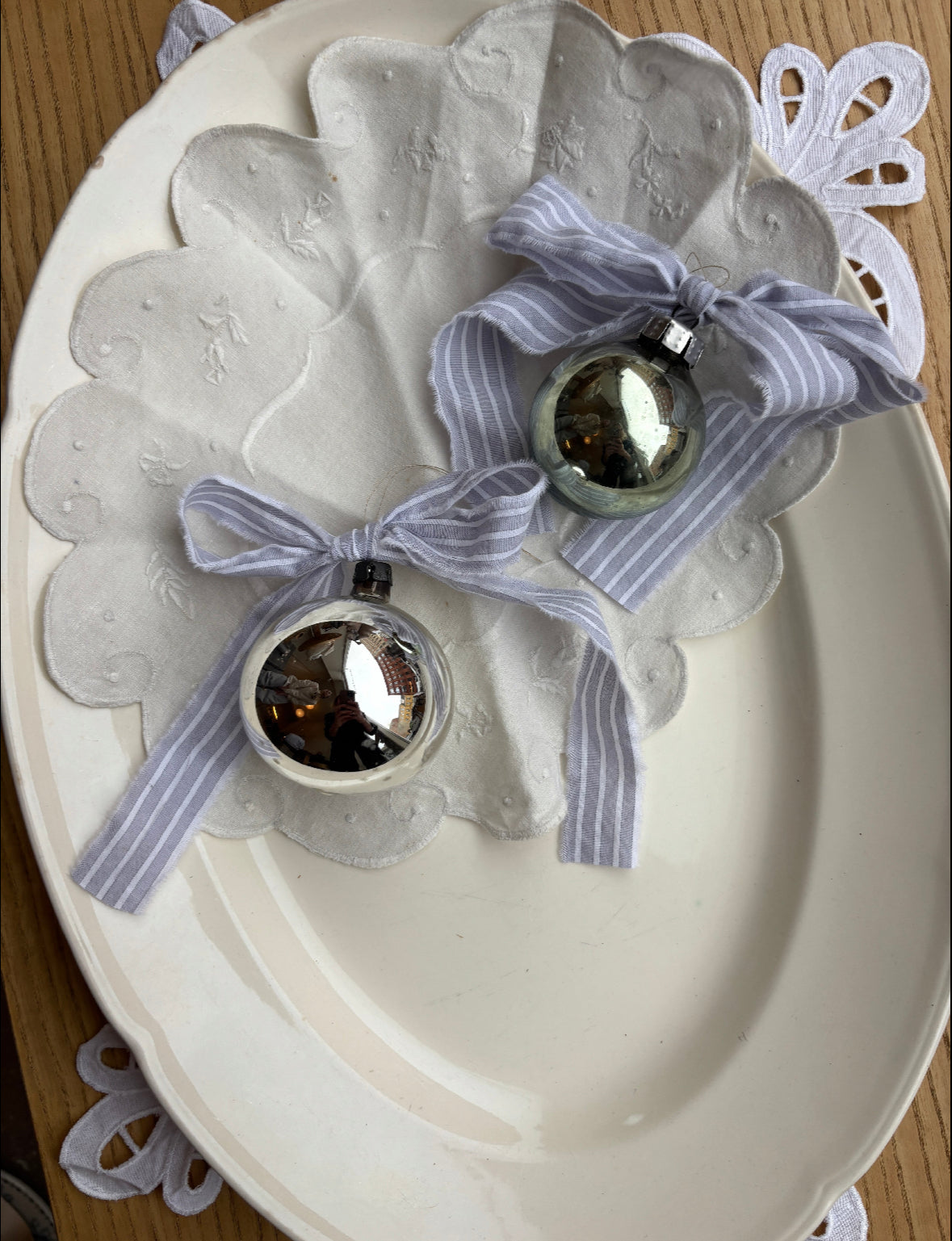 Julekugle med sløjfe