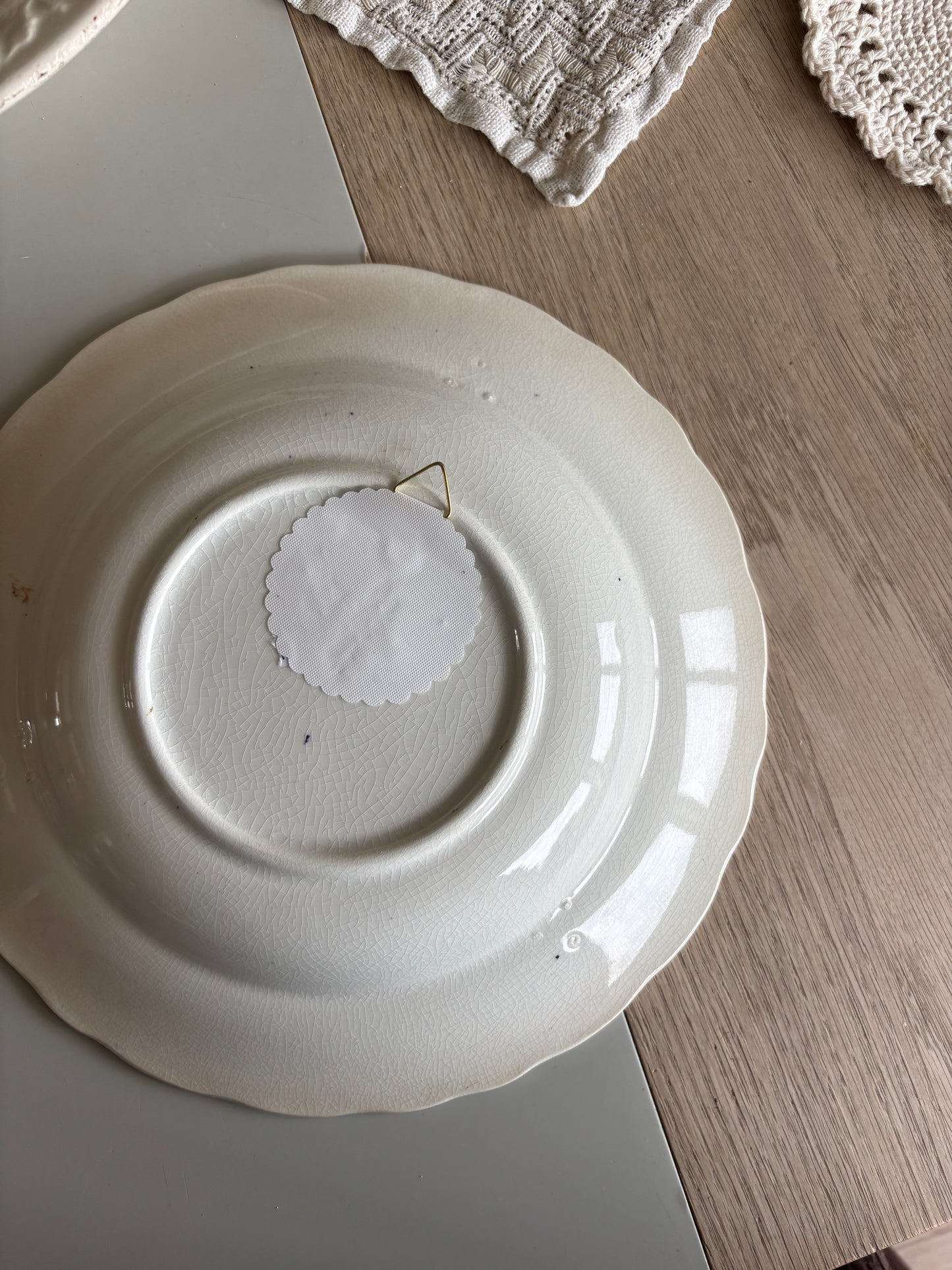 Platte med lilla motiv
