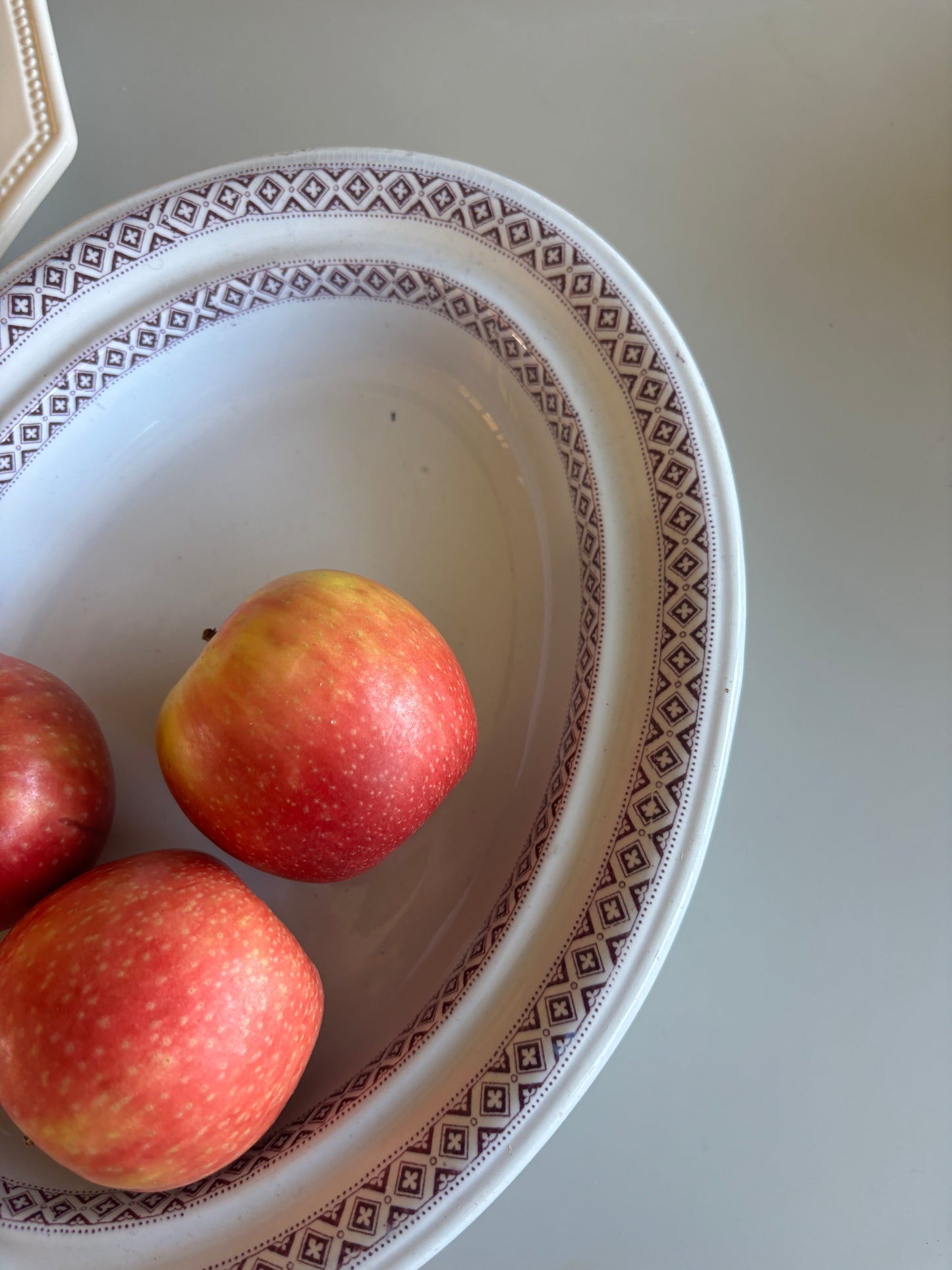 Opsats med lilla motiv