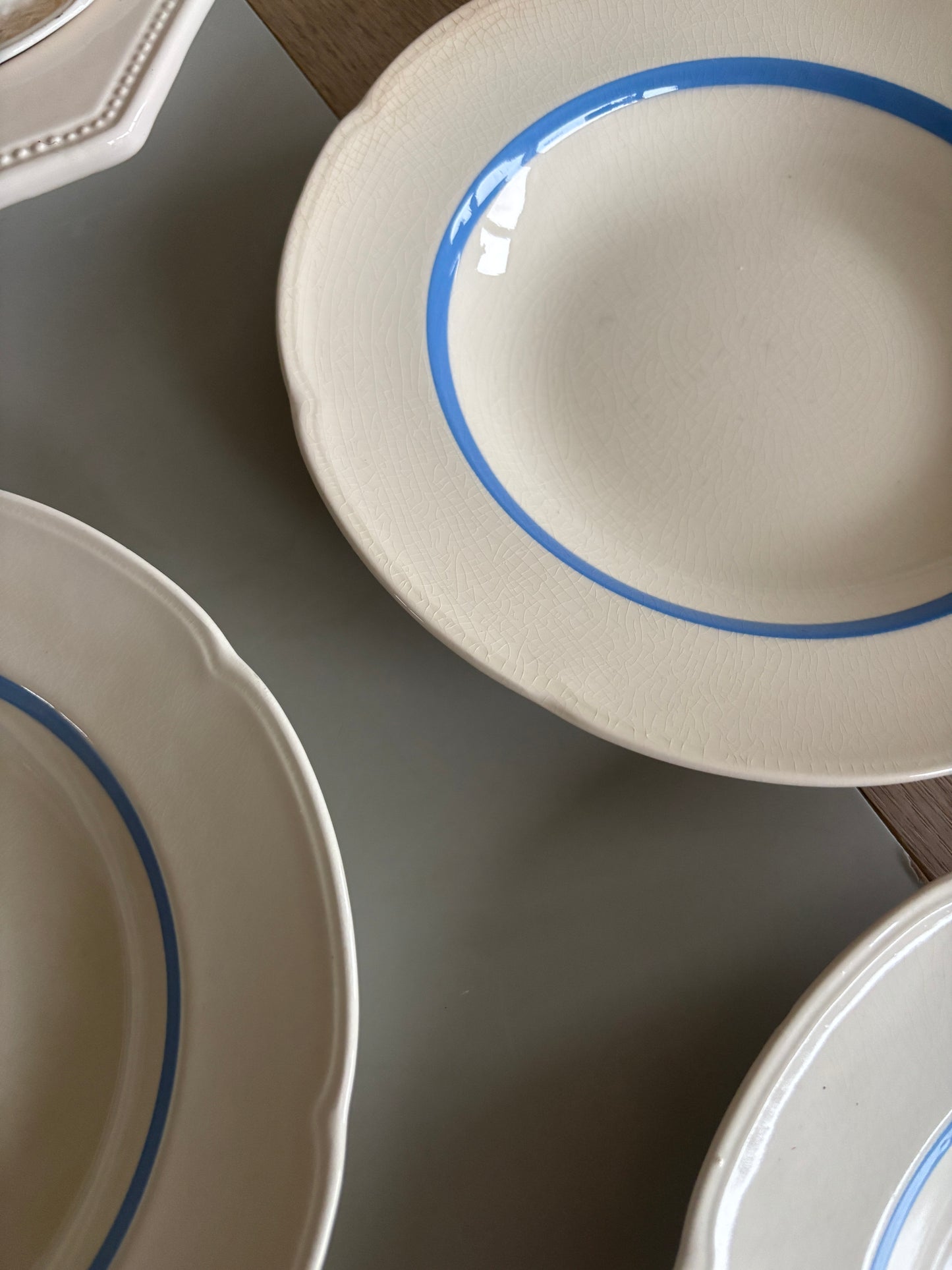 Lone dybe tallerkner