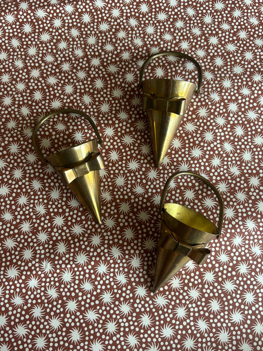 Små messing ophæng med sløjfe