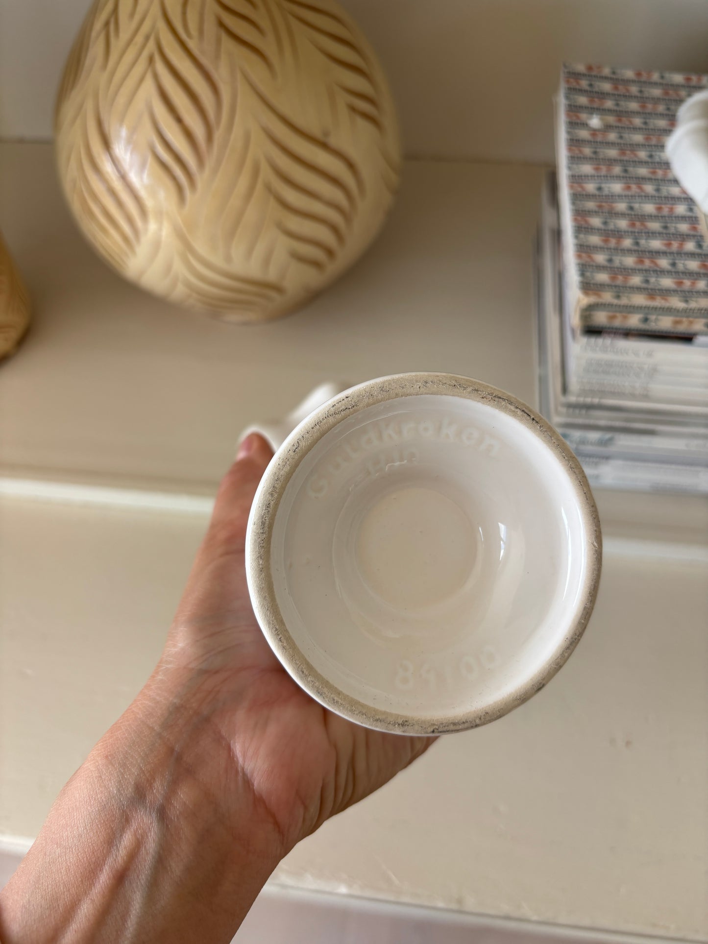 Fin hvid porcelæn vase