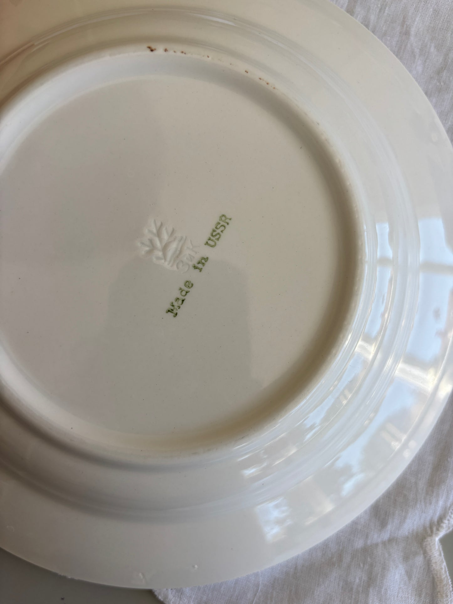 Dybe tallerkner med beige kant