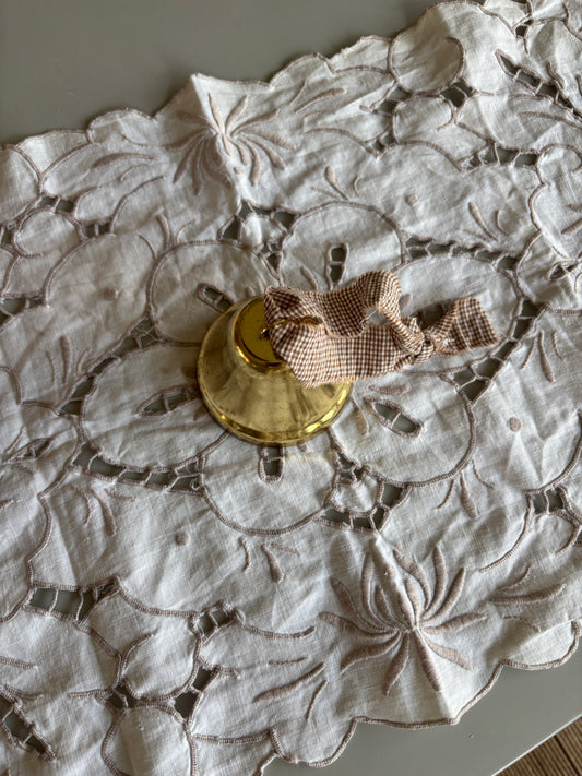 Messing klokke med ophæng