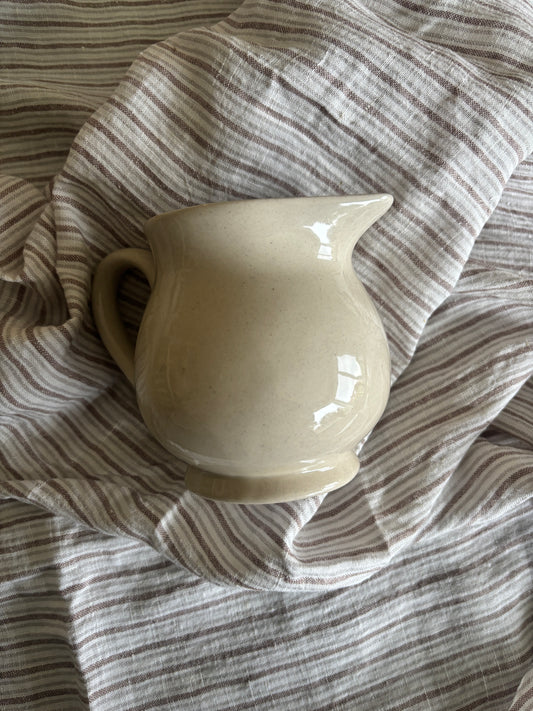 Cremefarvet mælkekande