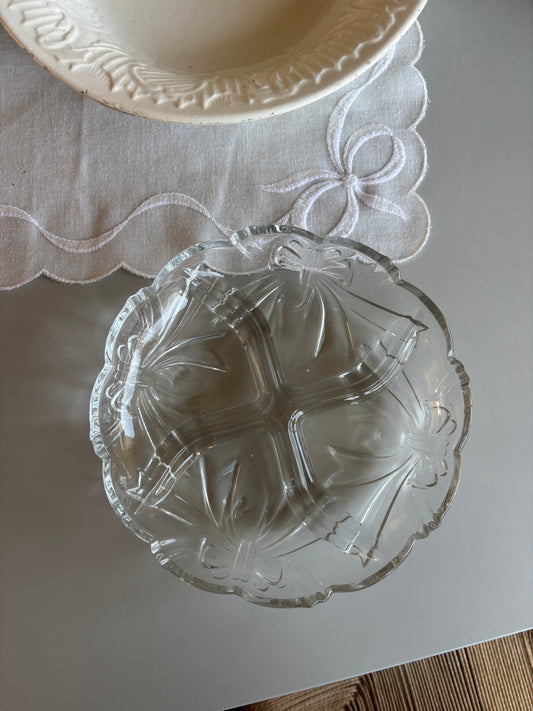 Glas skål med opdelte rum