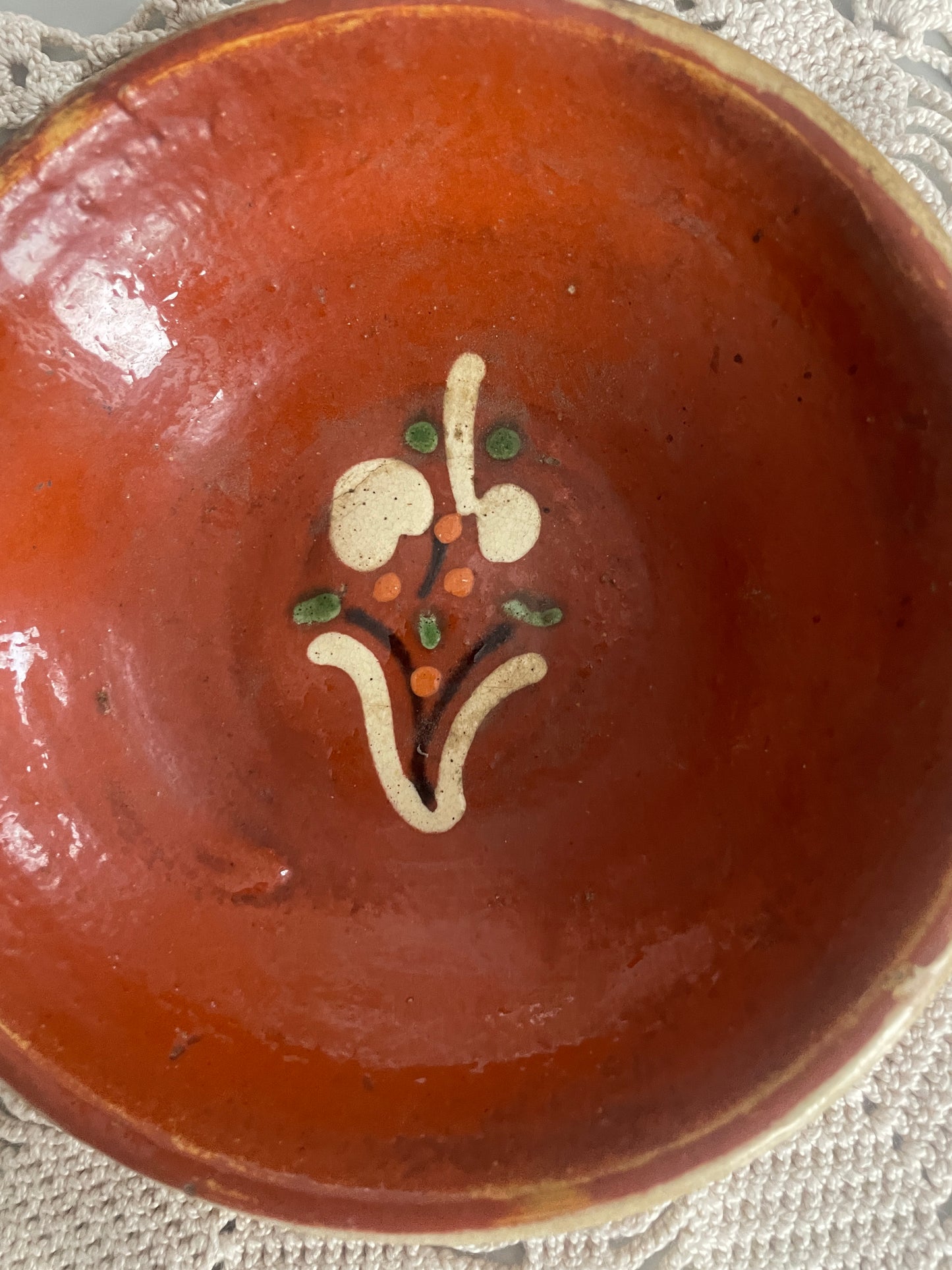 Gammel keramik skål med ophæng
