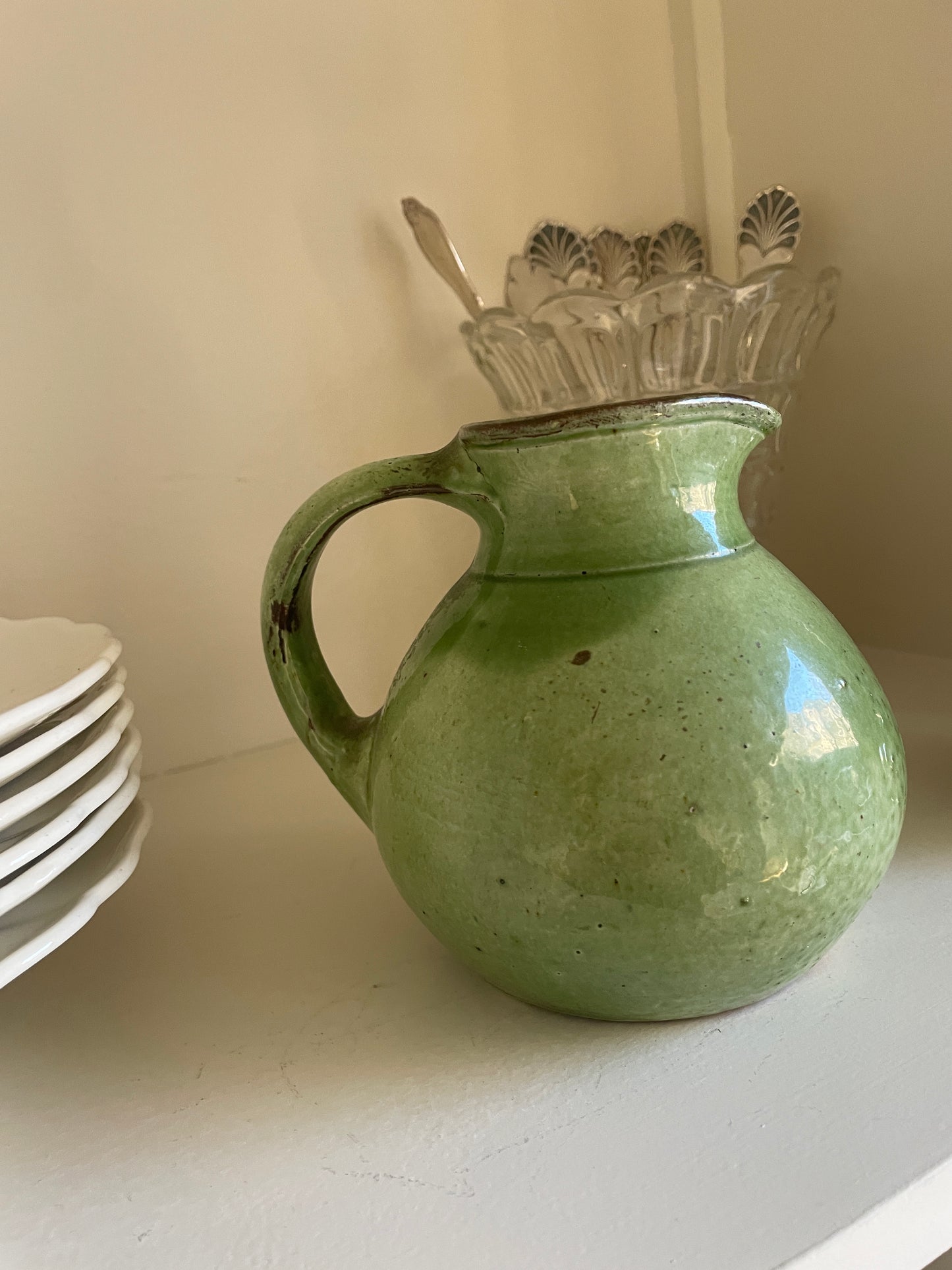 Gammel grøn keramik kande
