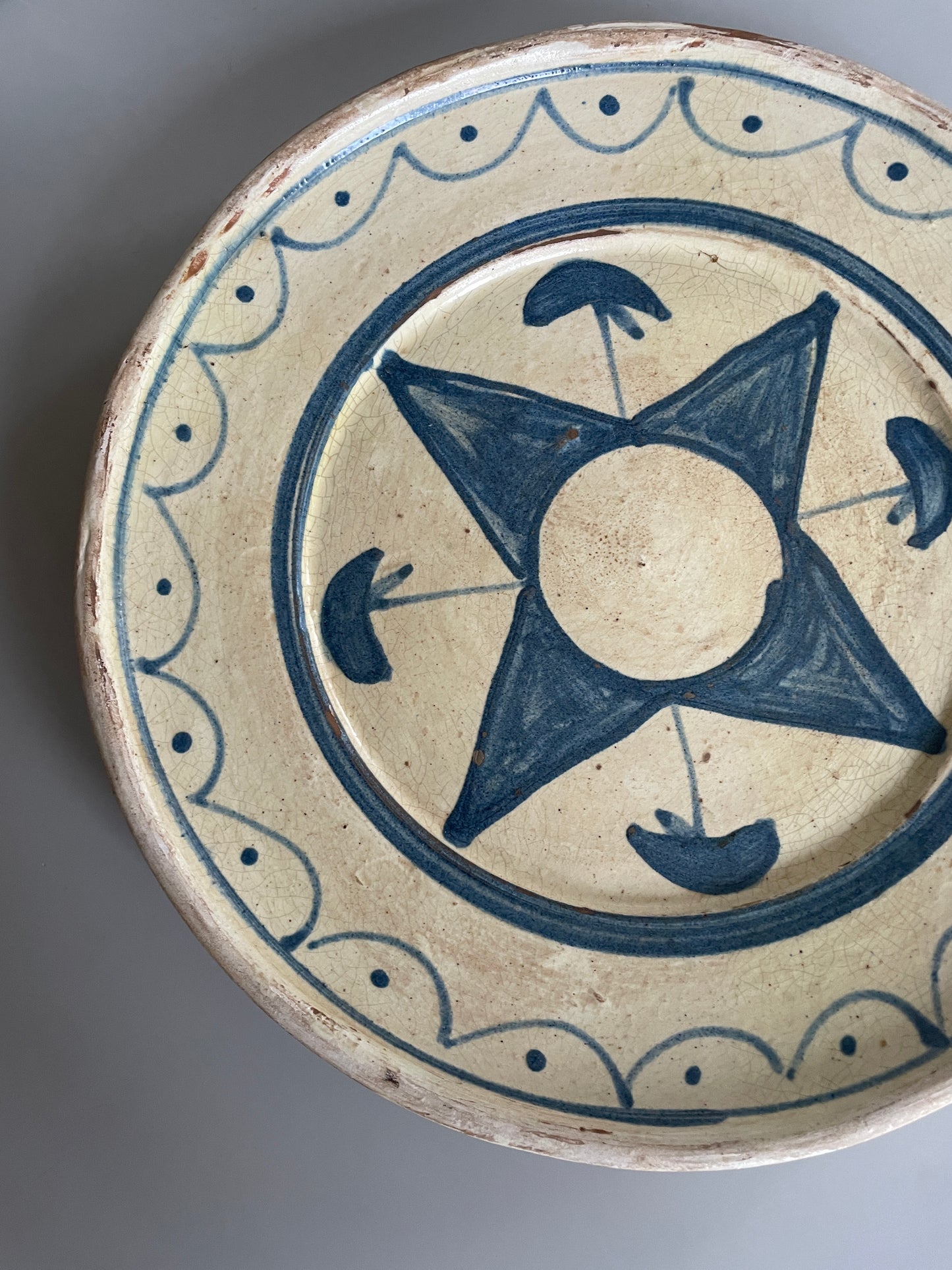 Gammel keramik platte